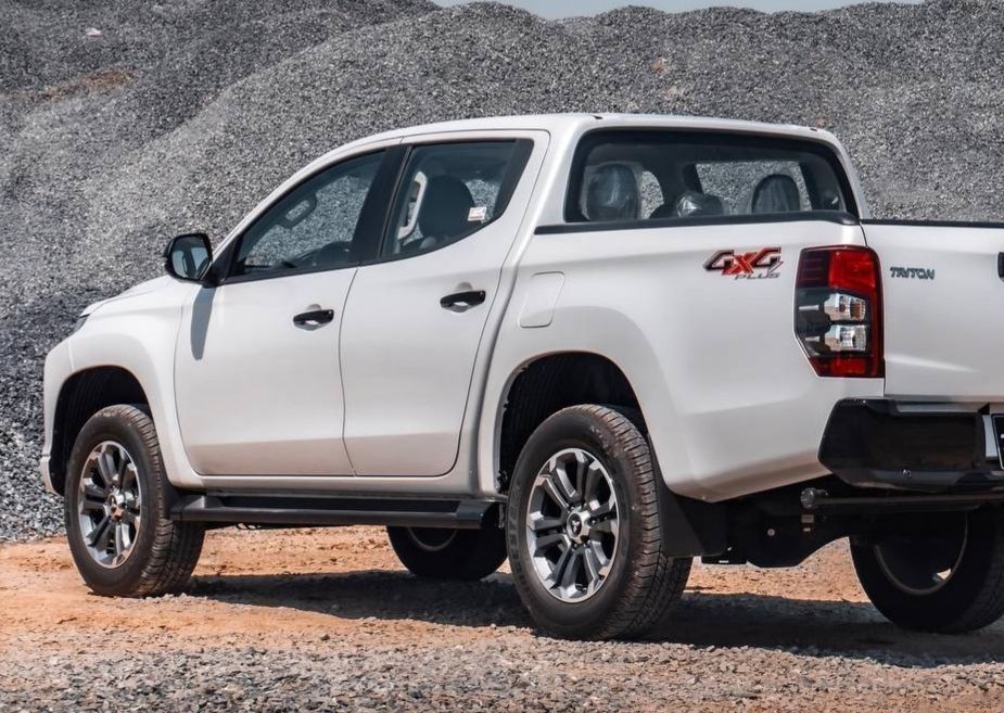 Mitsubishi Triton 2023