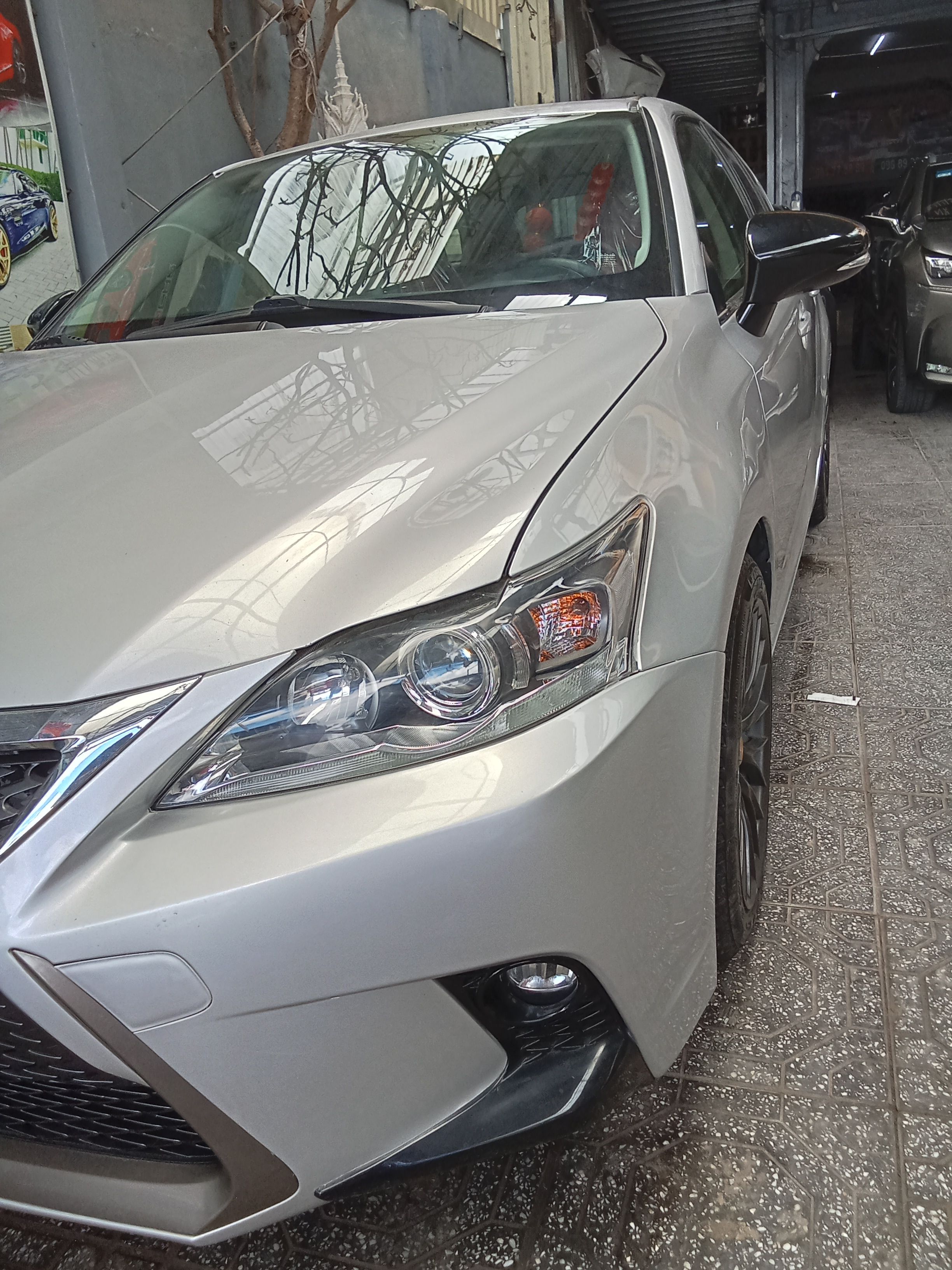 Lexus CT-200h 2012