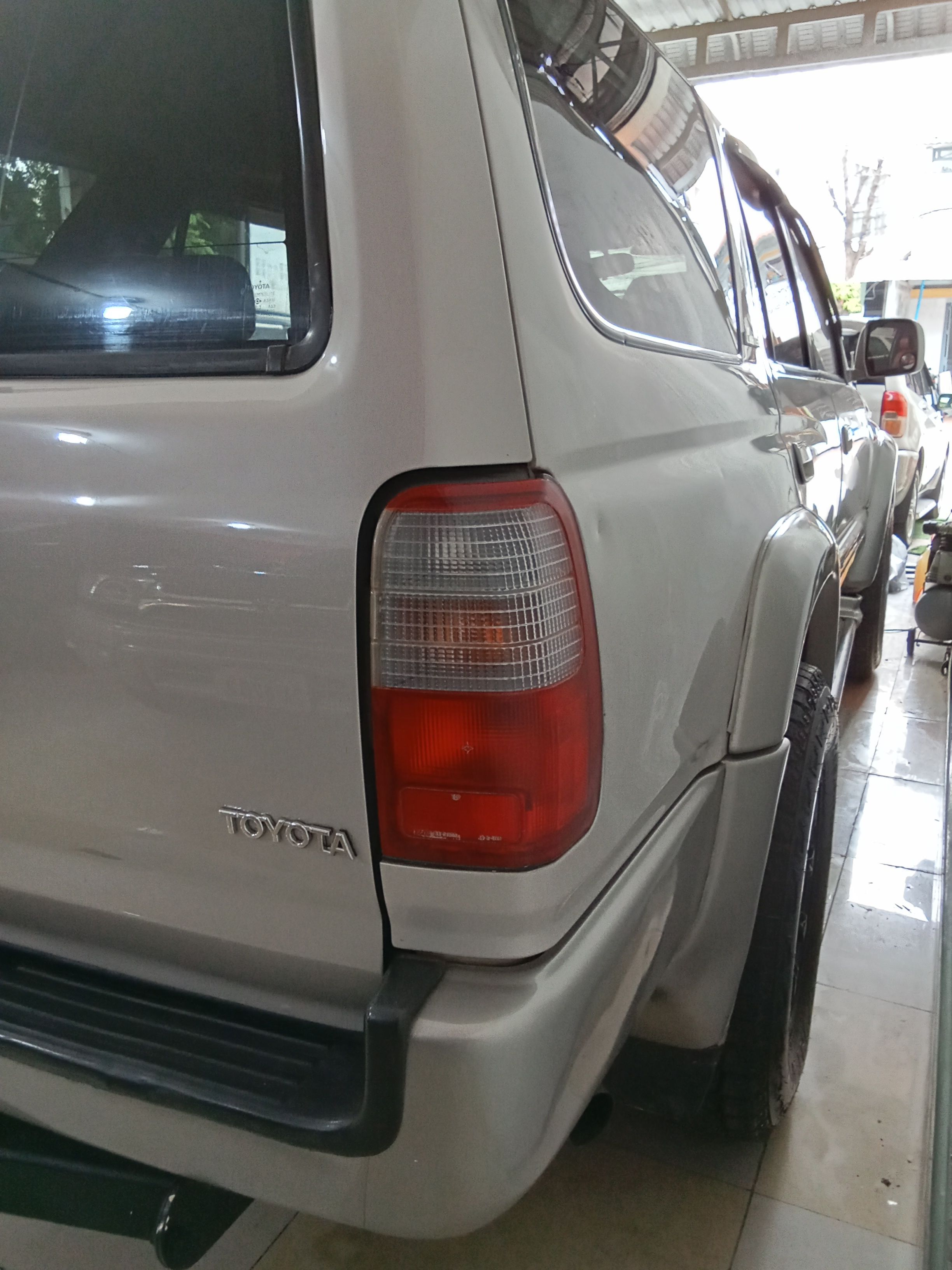 តូយ៉ូតា 4 Runner 1997