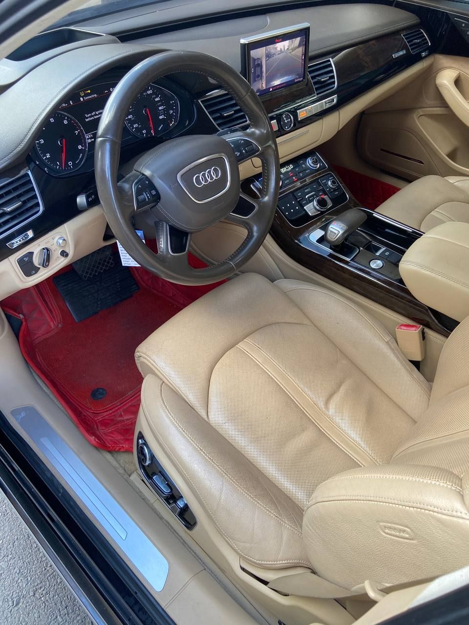 Audi A8L 2015