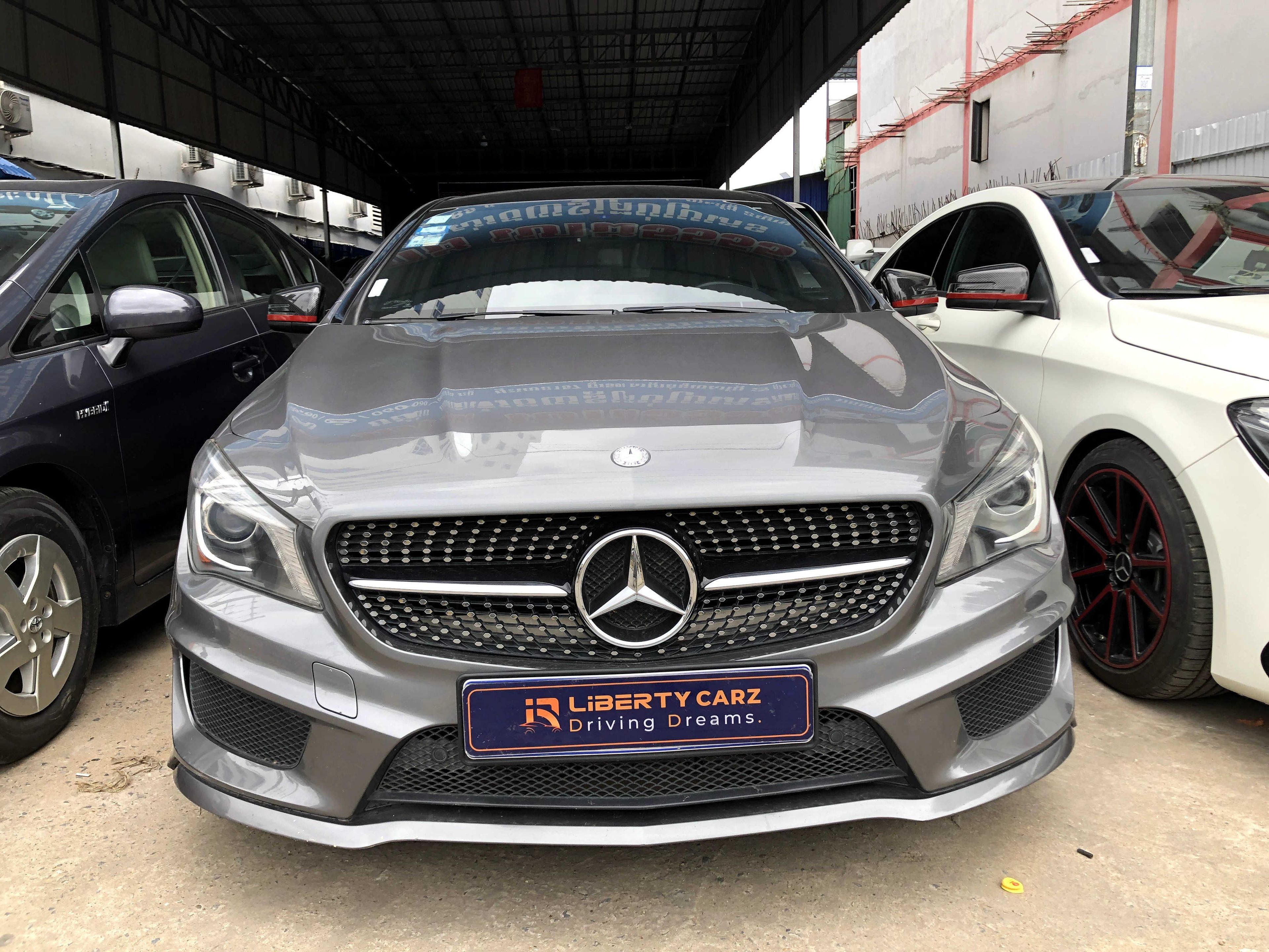 Mercedes-Benz CLA 250 2004