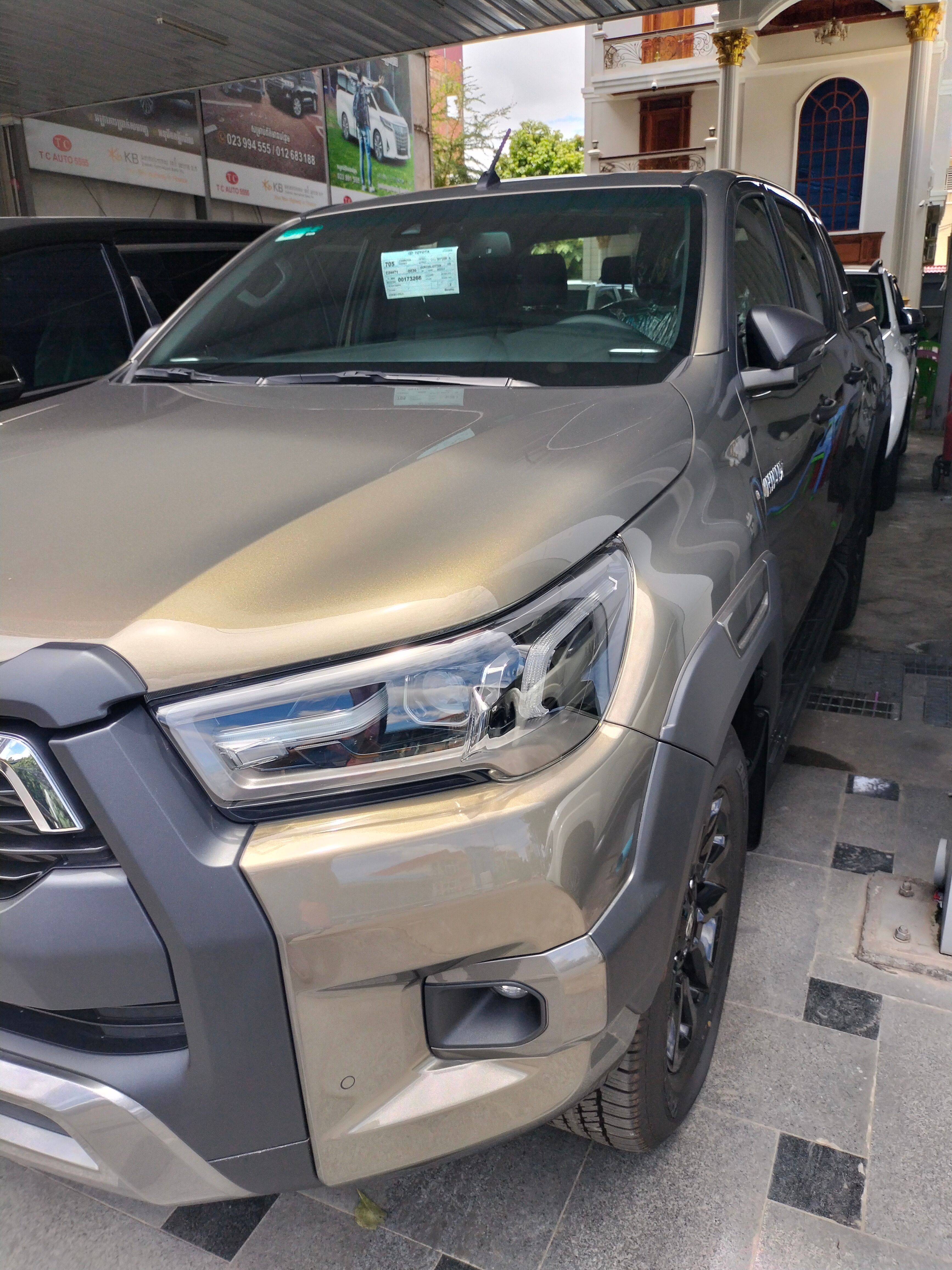 丰田 Hilux Revo 2023