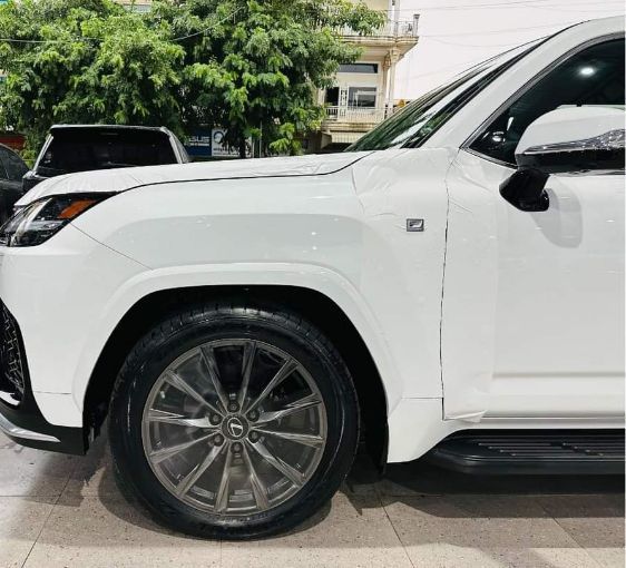 Lexus LX 600 2023