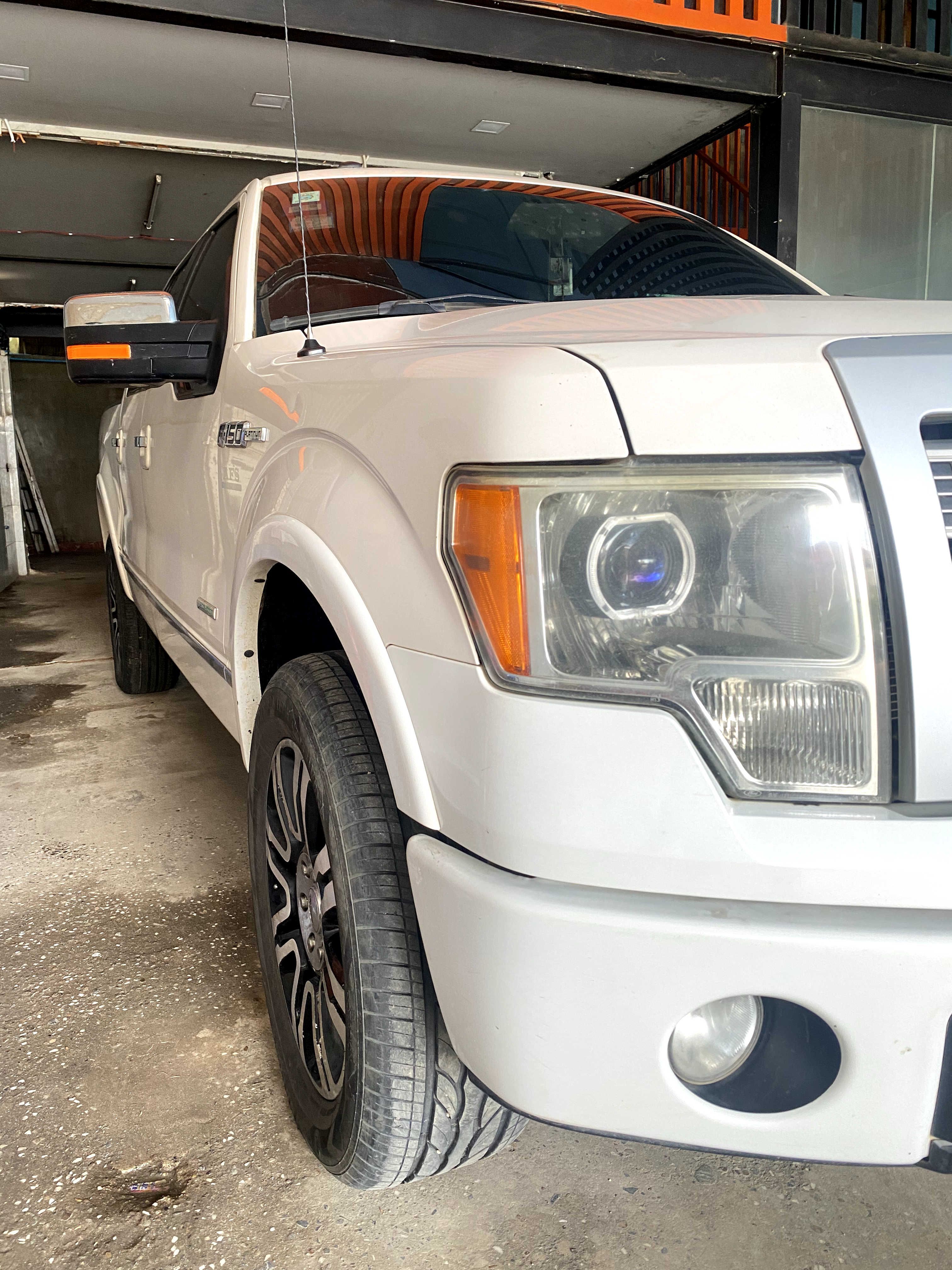 Ford F-150 Platinum 2011