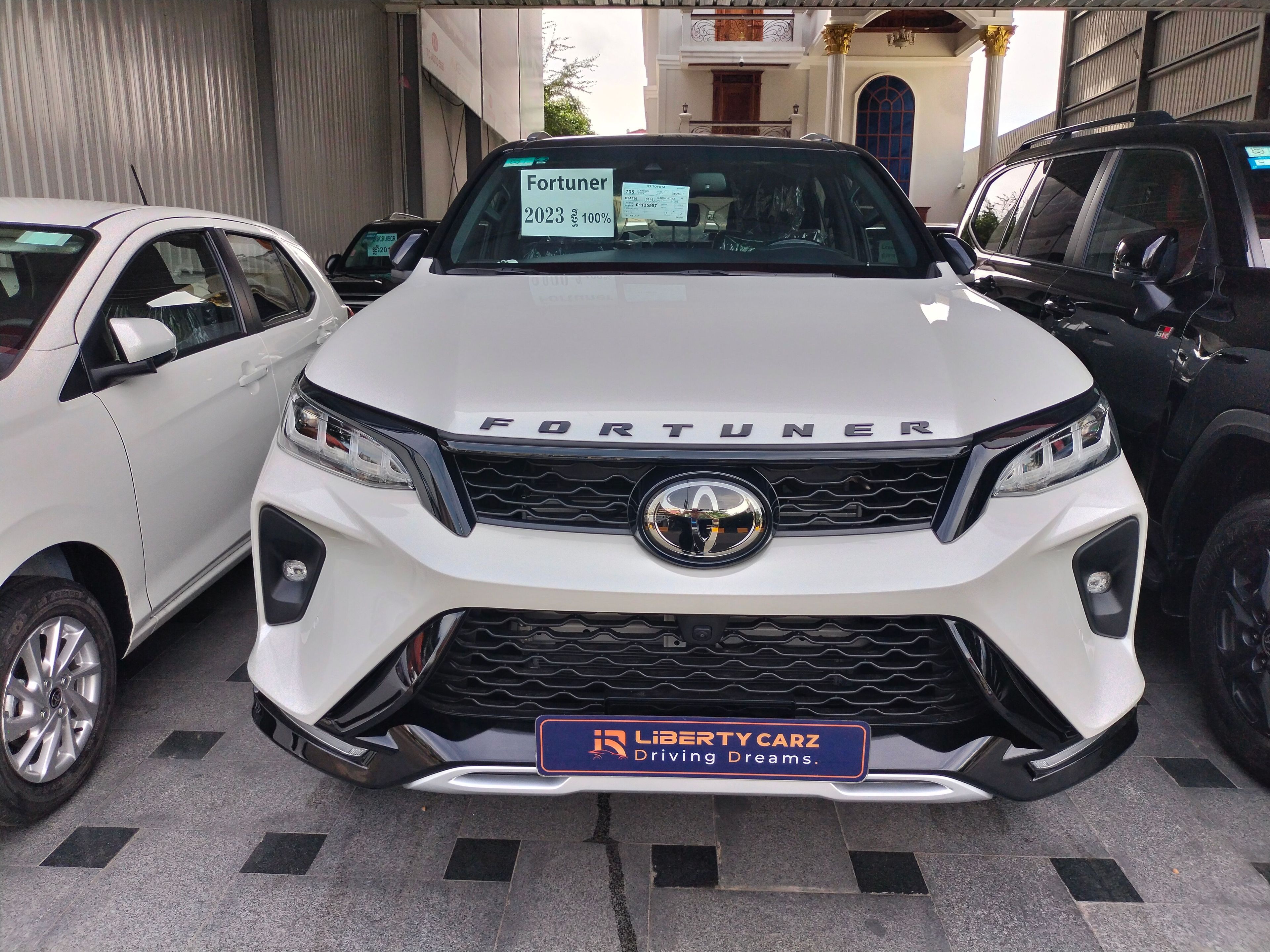 តូយ៉ូតា Fortuner 2023