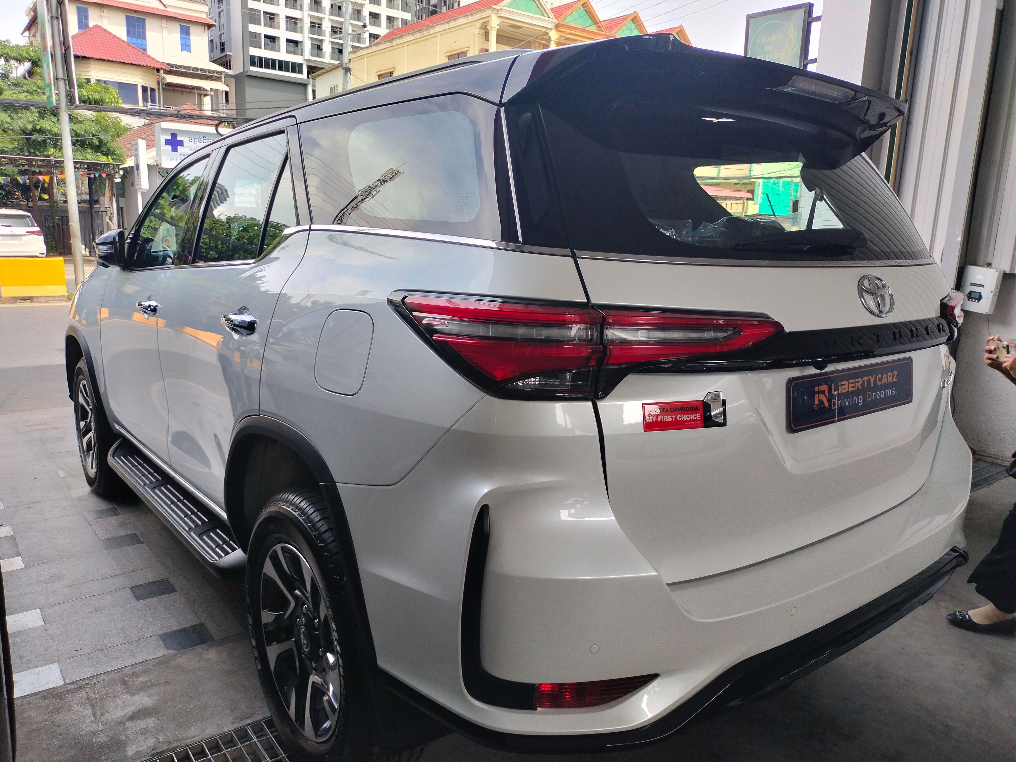 តូយ៉ូតា Fortuner 2023