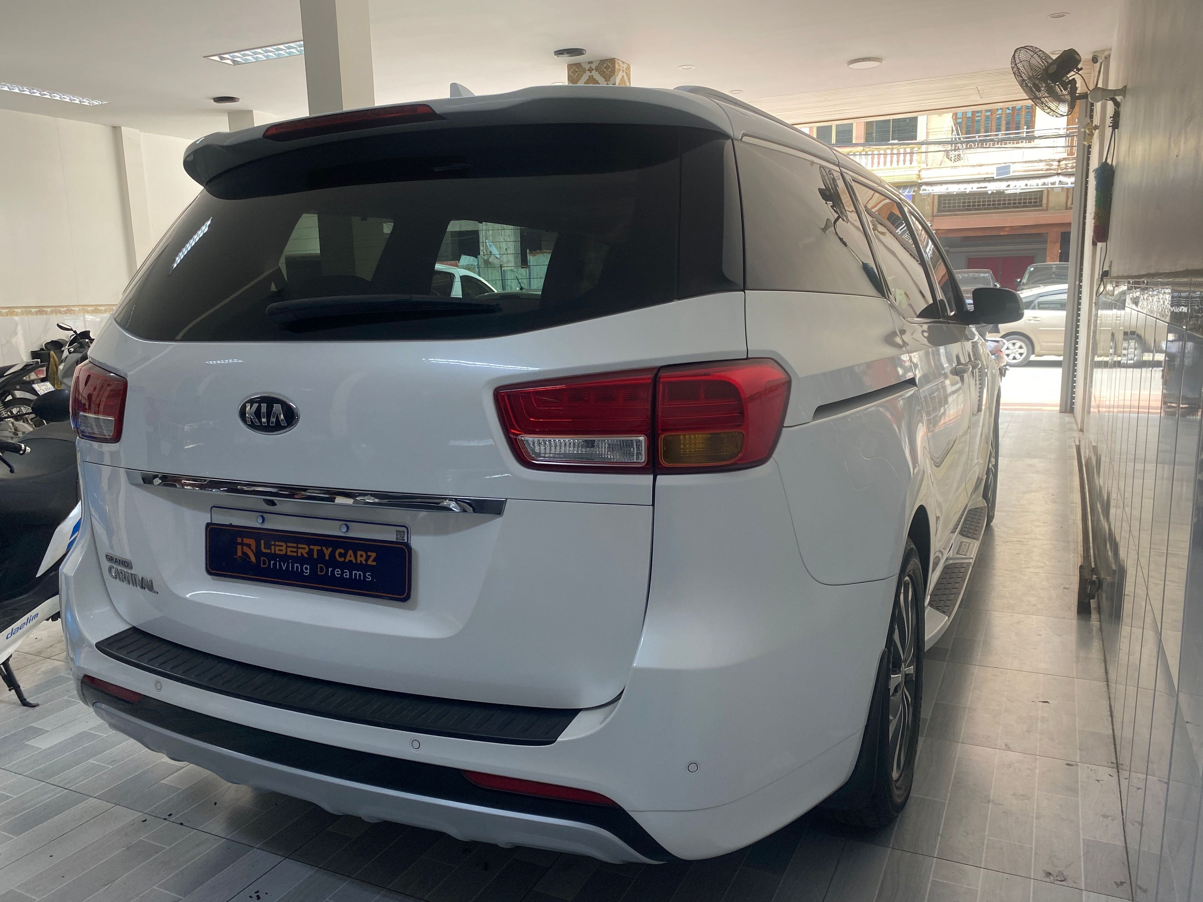 Kia GRANDCARNIVAL 2017