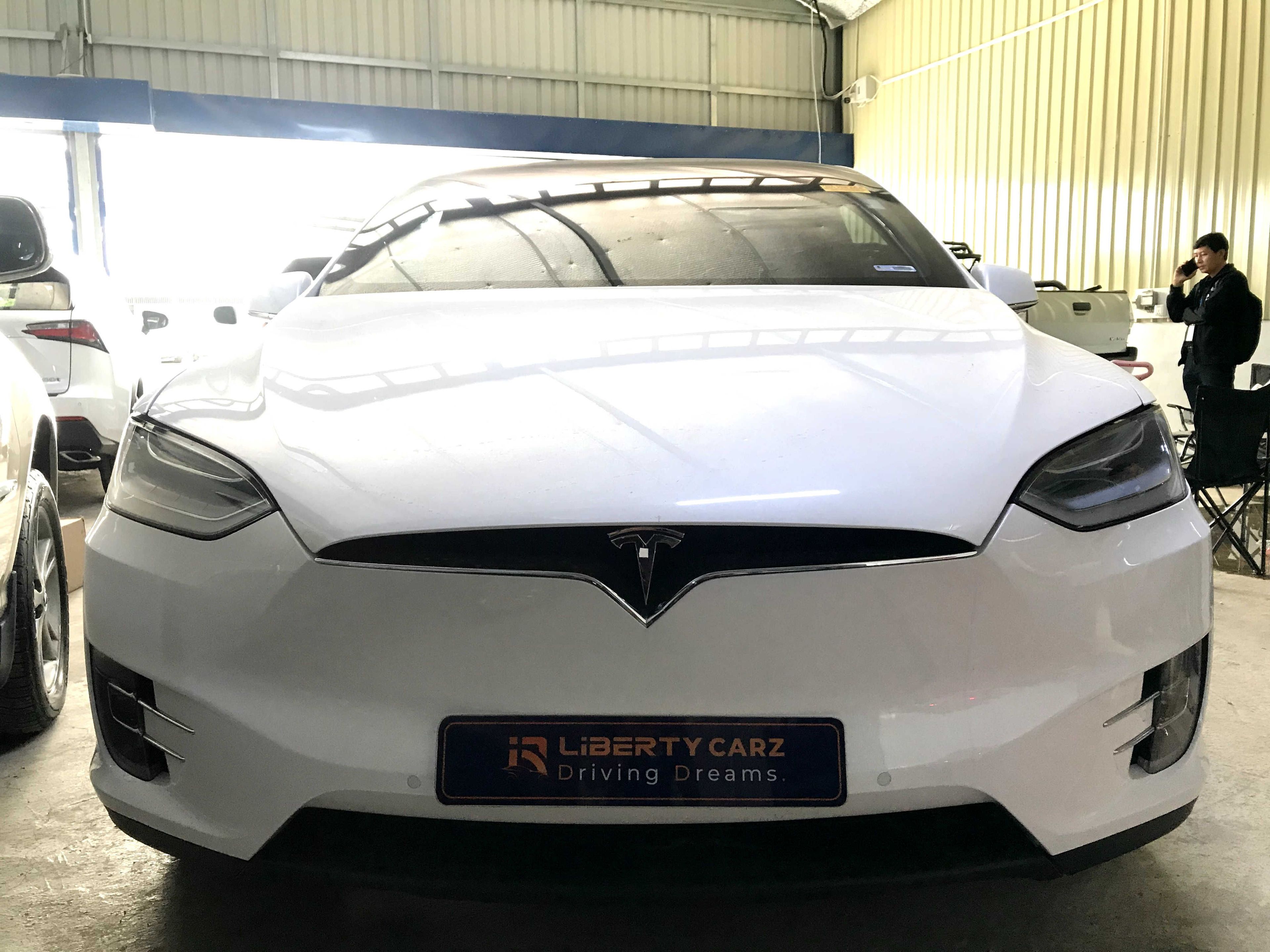 Tesla Model X 2016