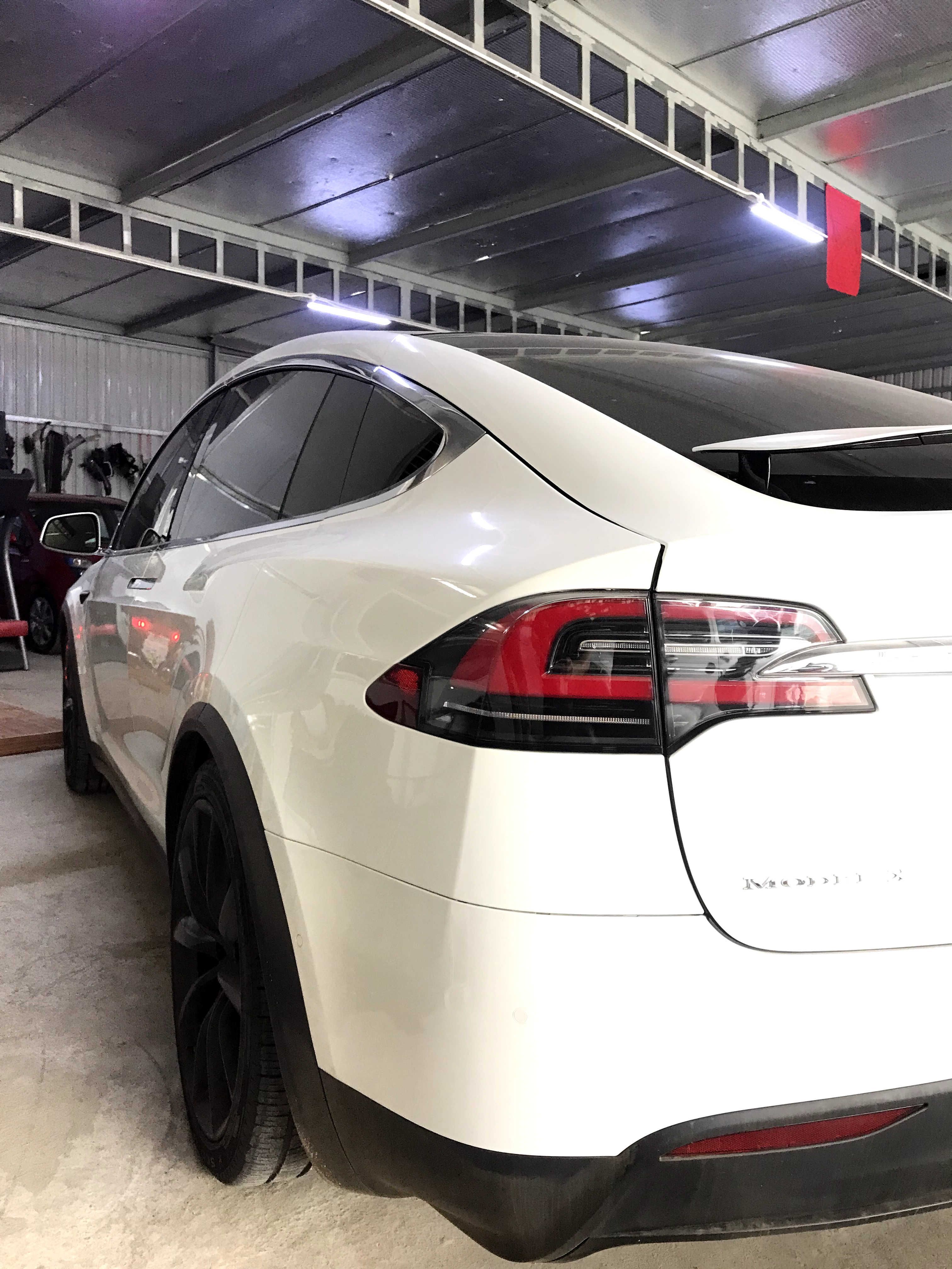 Tesla Model X 2016