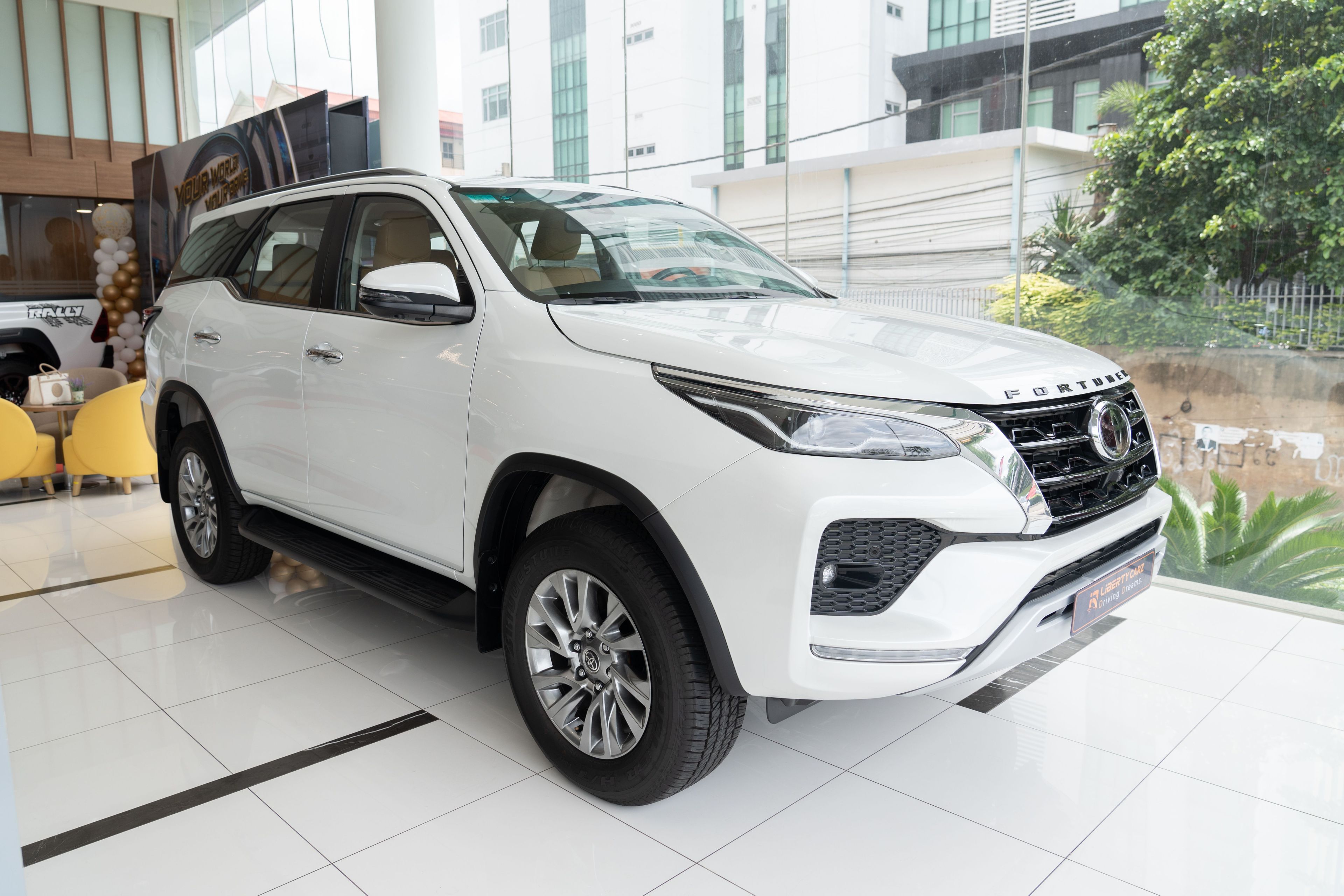 តូយ៉ូតា Fortuner 2023