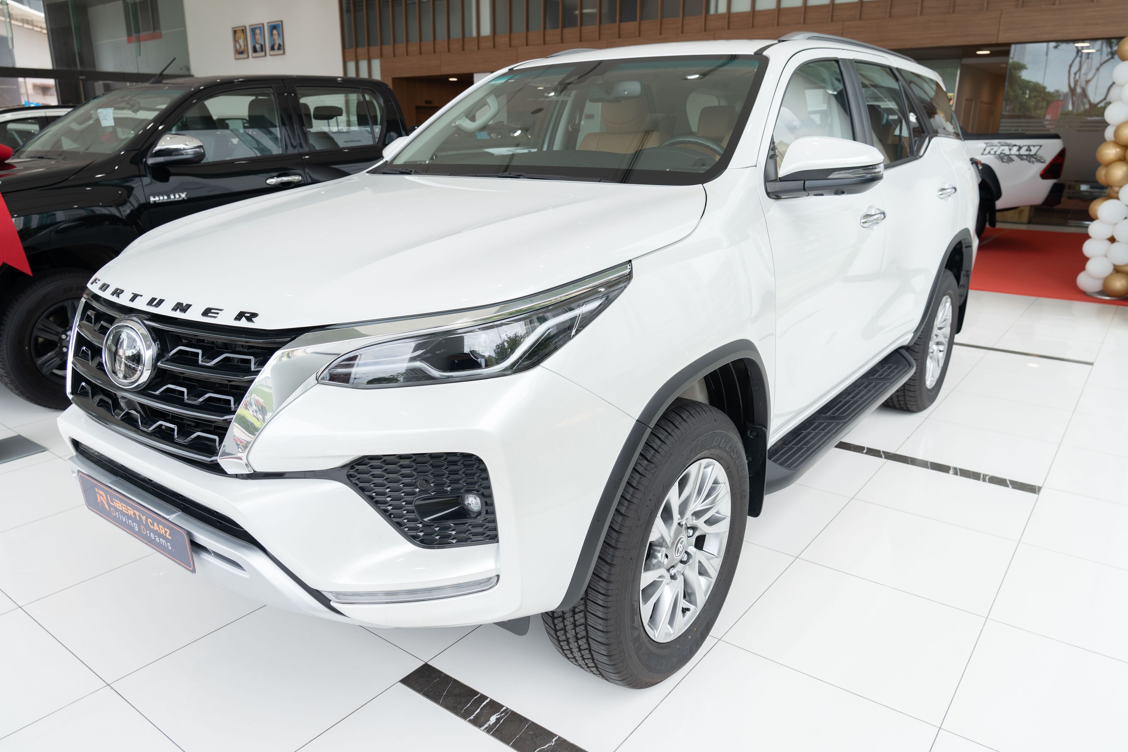 តូយ៉ូតា Fortuner 2023