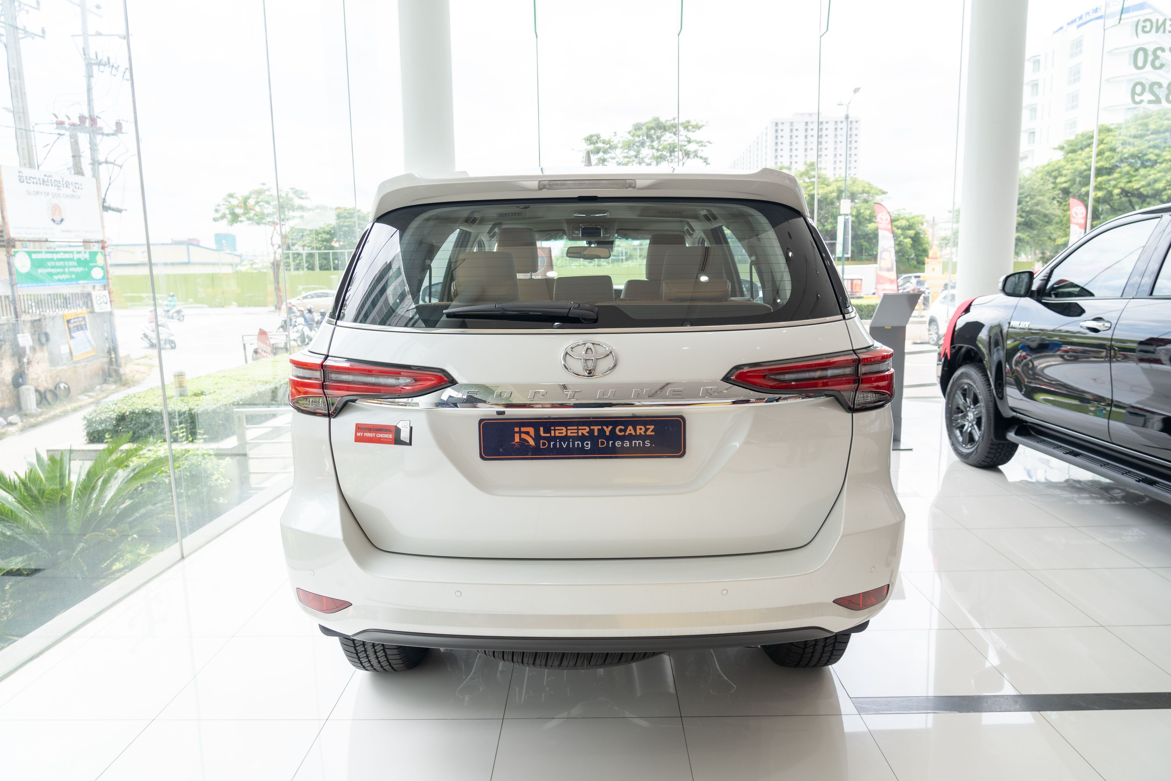 តូយ៉ូតា Fortuner 2023