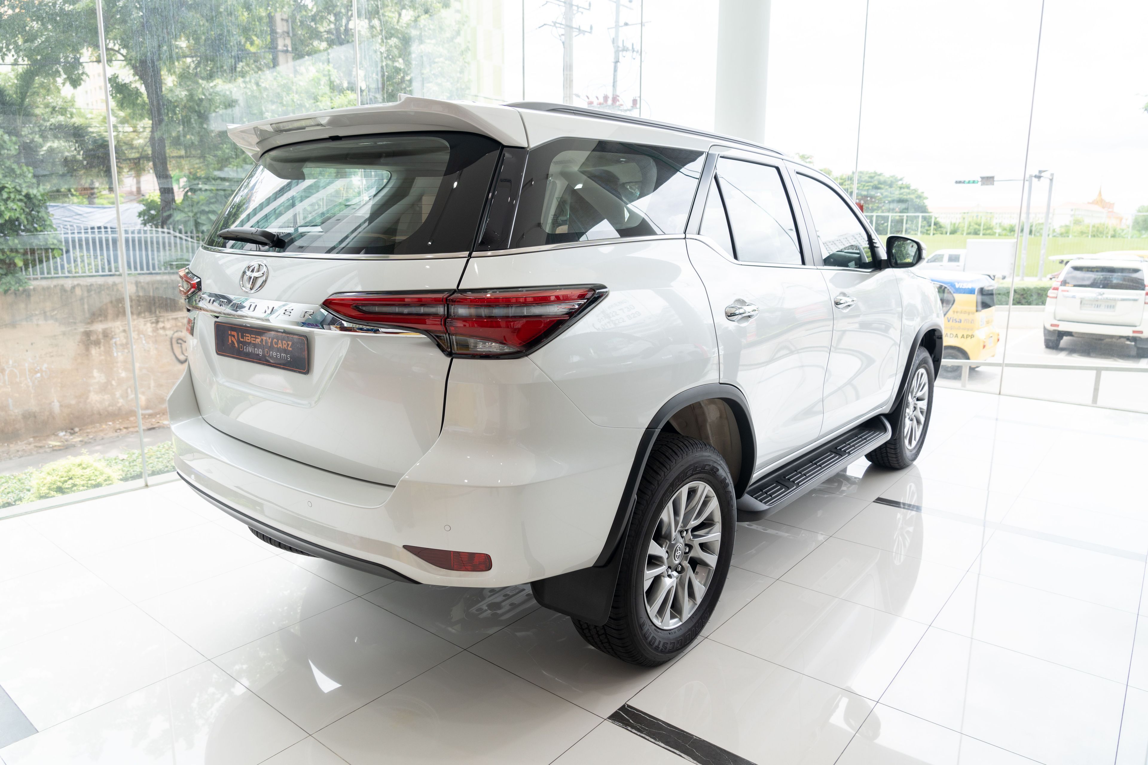 តូយ៉ូតា Fortuner 2023