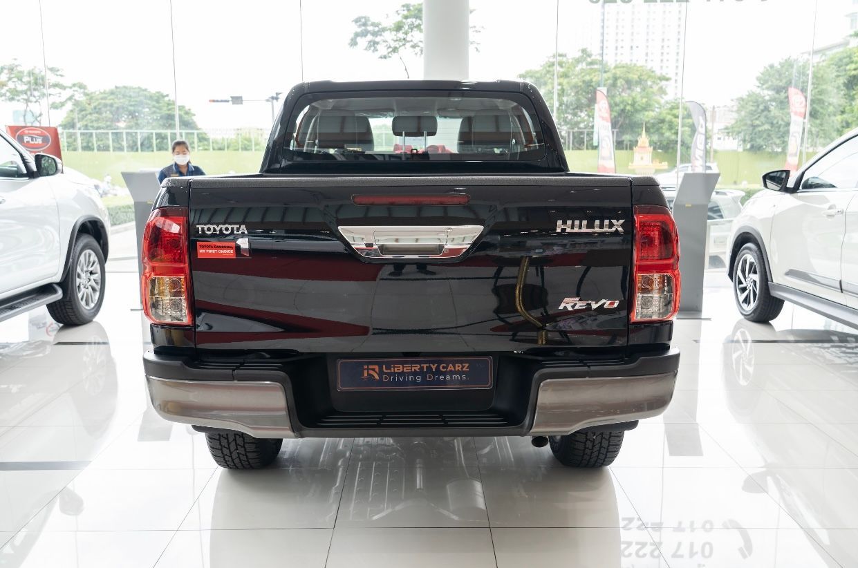 តូយ៉ូតា Hilux Revo 2023