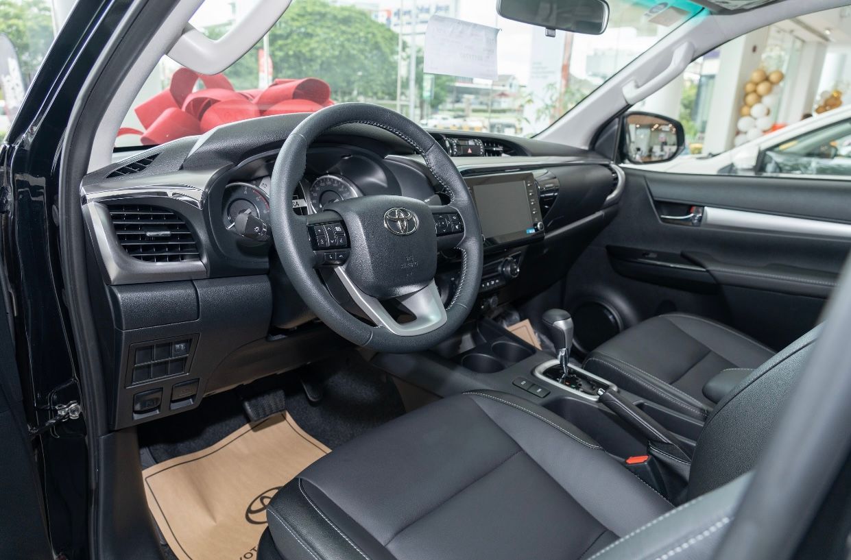 តូយ៉ូតា Hilux Revo 2023