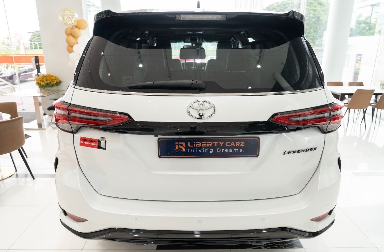 Toyota Fortuner Legender 2023