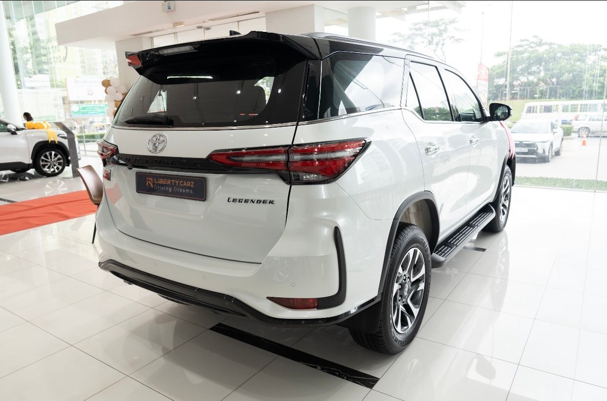 Toyota Fortuner Legender 2023