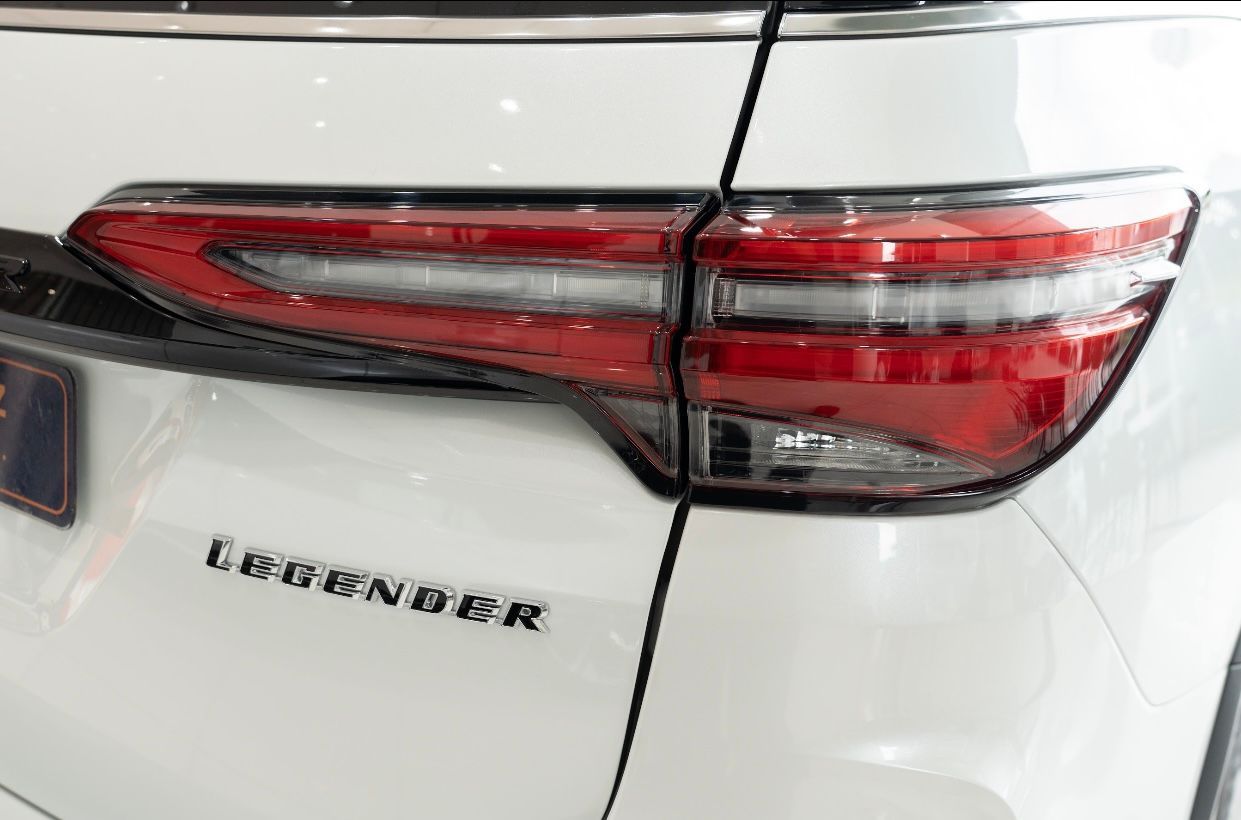 Toyota Fortuner Legender 2023