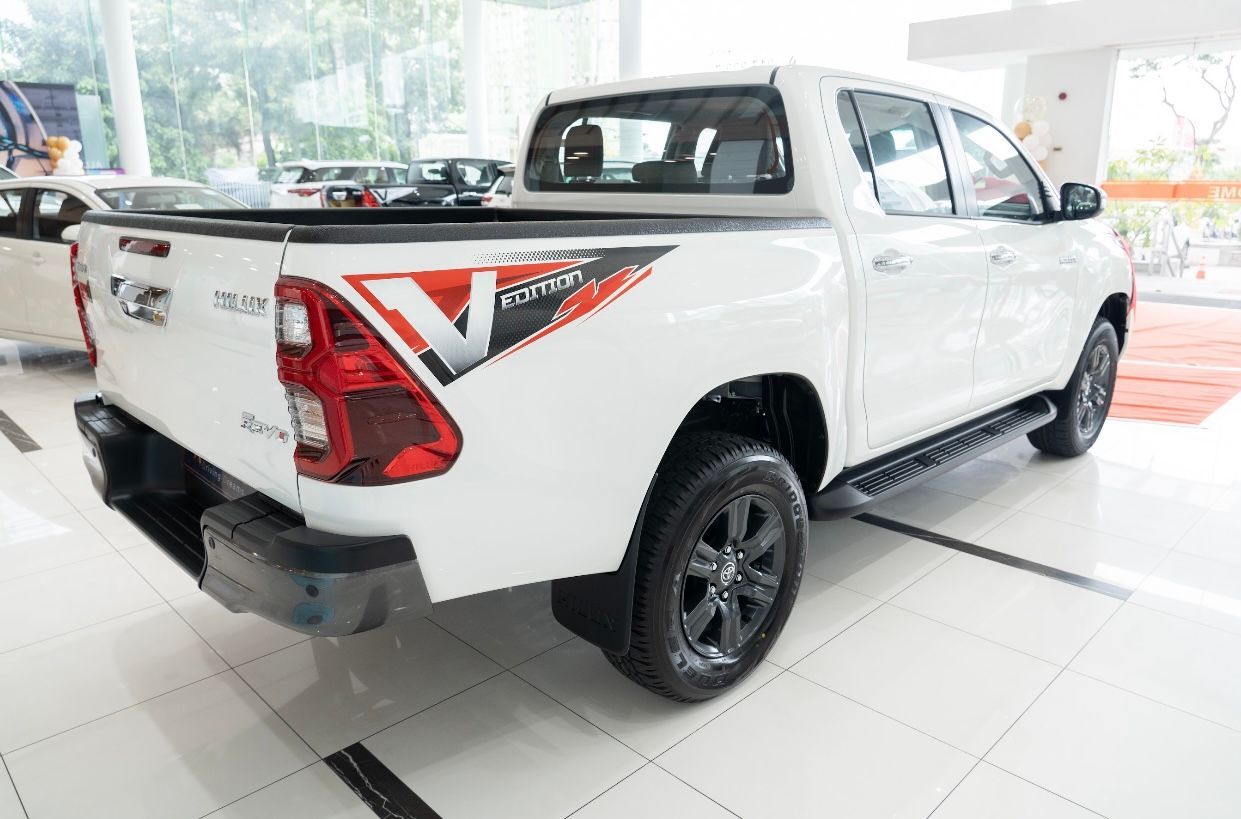 Toyota Hilux Revo 2023