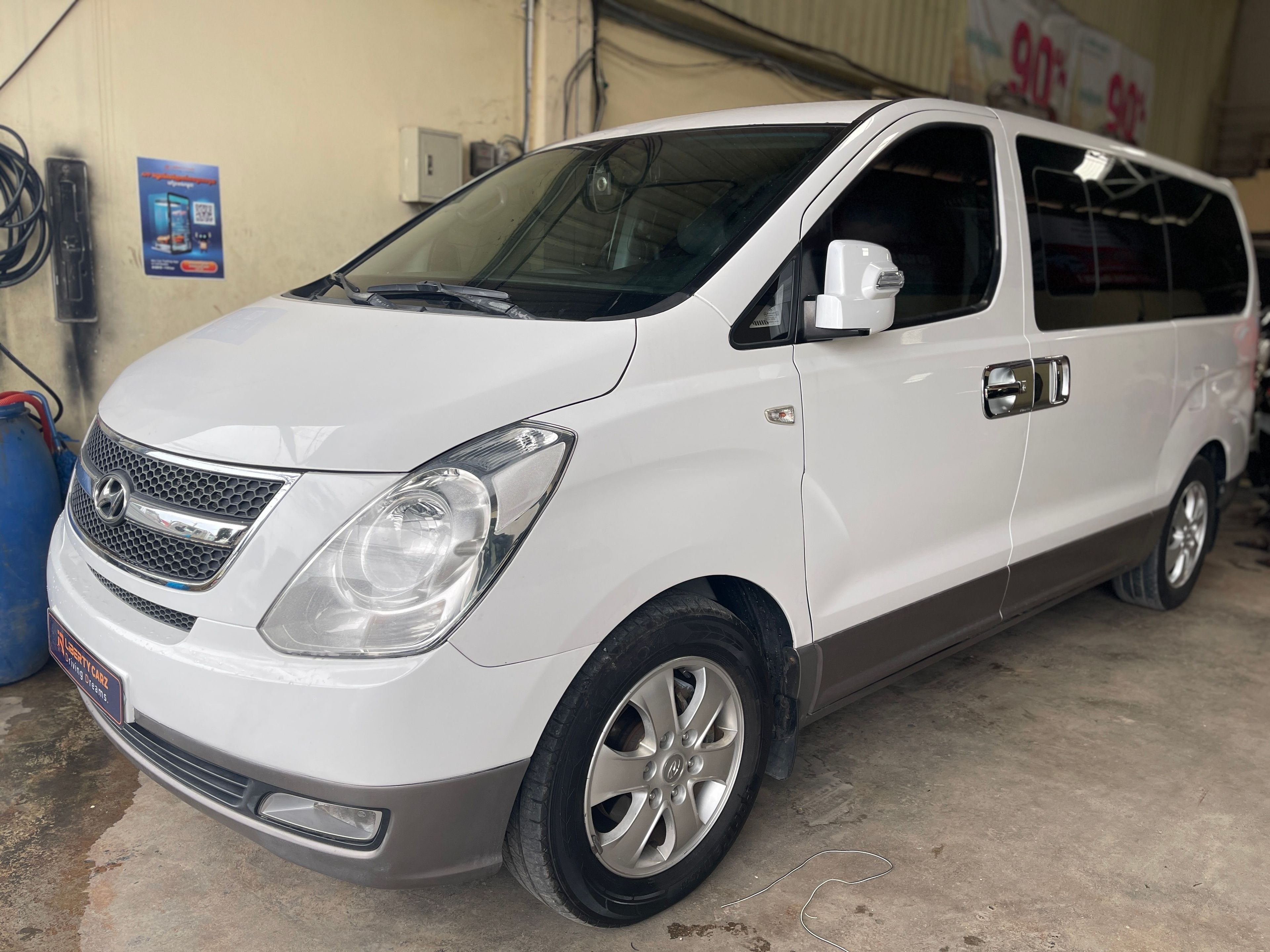 Hyundai Starex HVX 2013