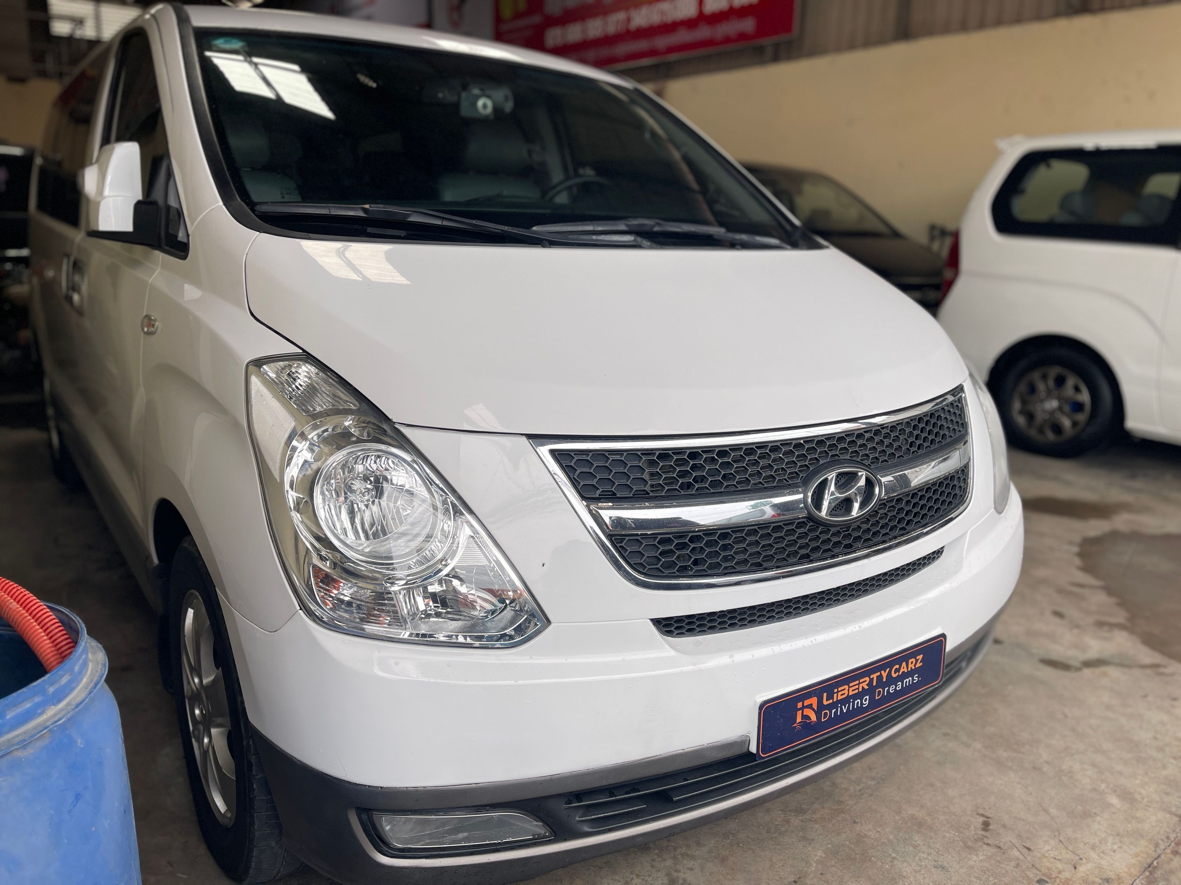 Hyundai Starex HVX 2013