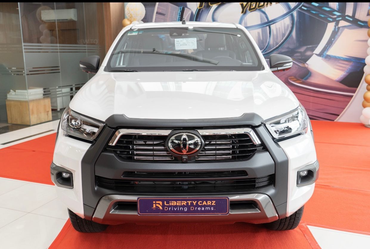 តូយ៉ូតា Hilux Revo 2024