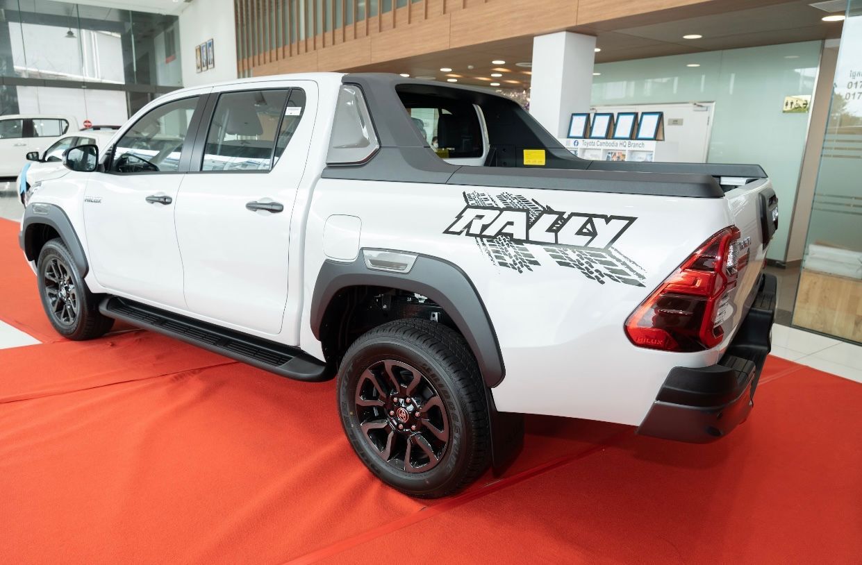 Toyota Hilux Revo 2024