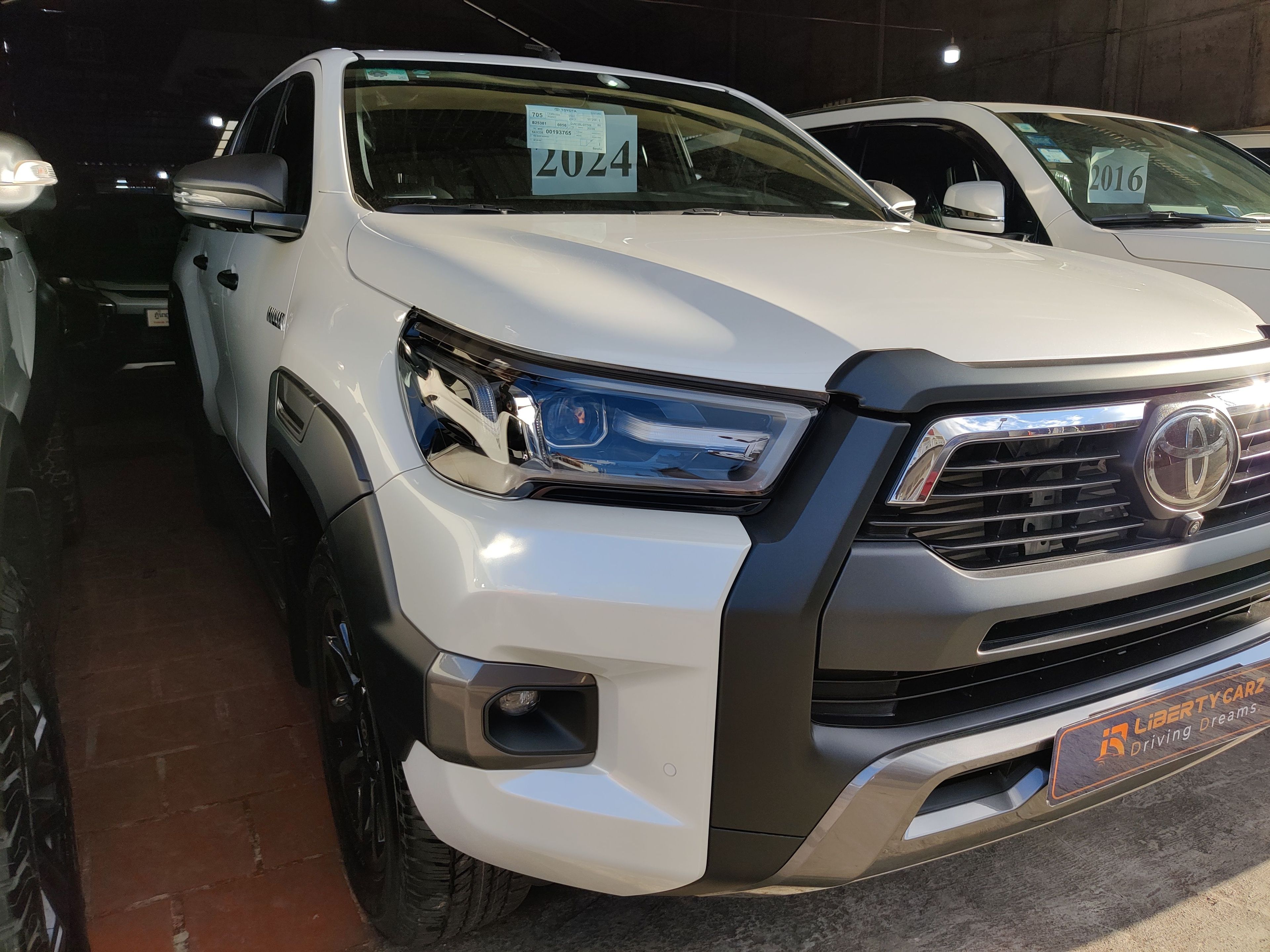 丰田 Hilux Revo 2024