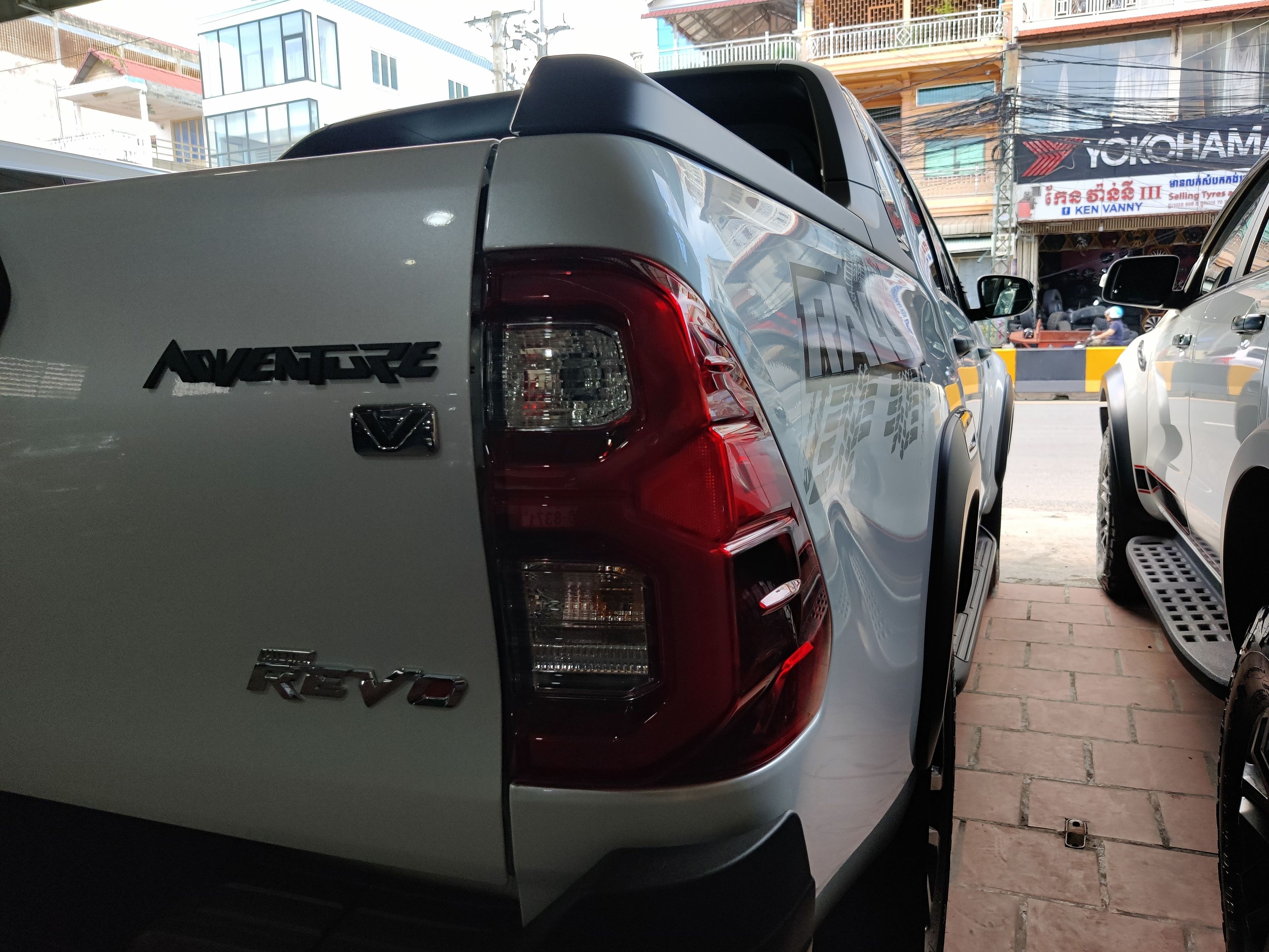 តូយ៉ូតា Hilux Revo 2024