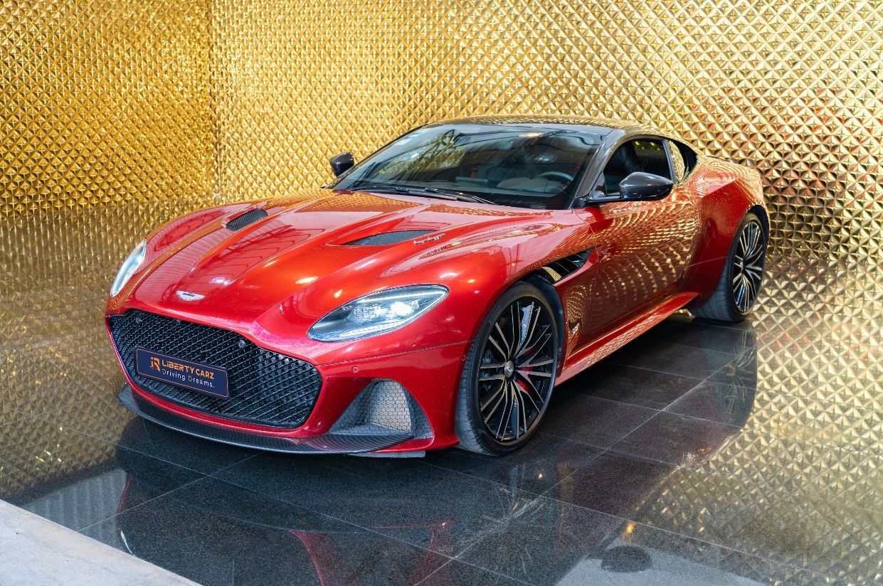 ASTON MARTIN DBS 2021