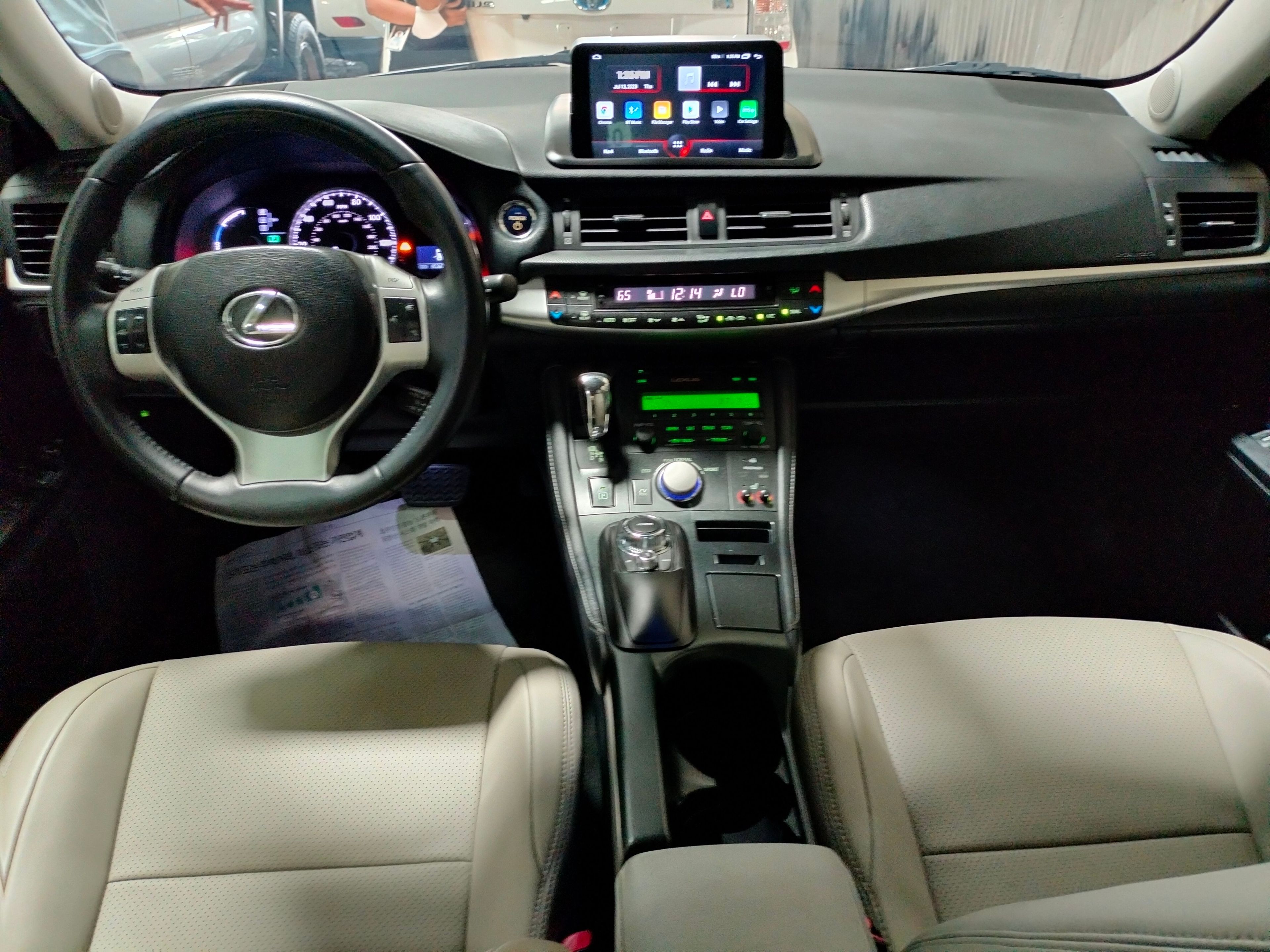 Lexus CT-200h 2011