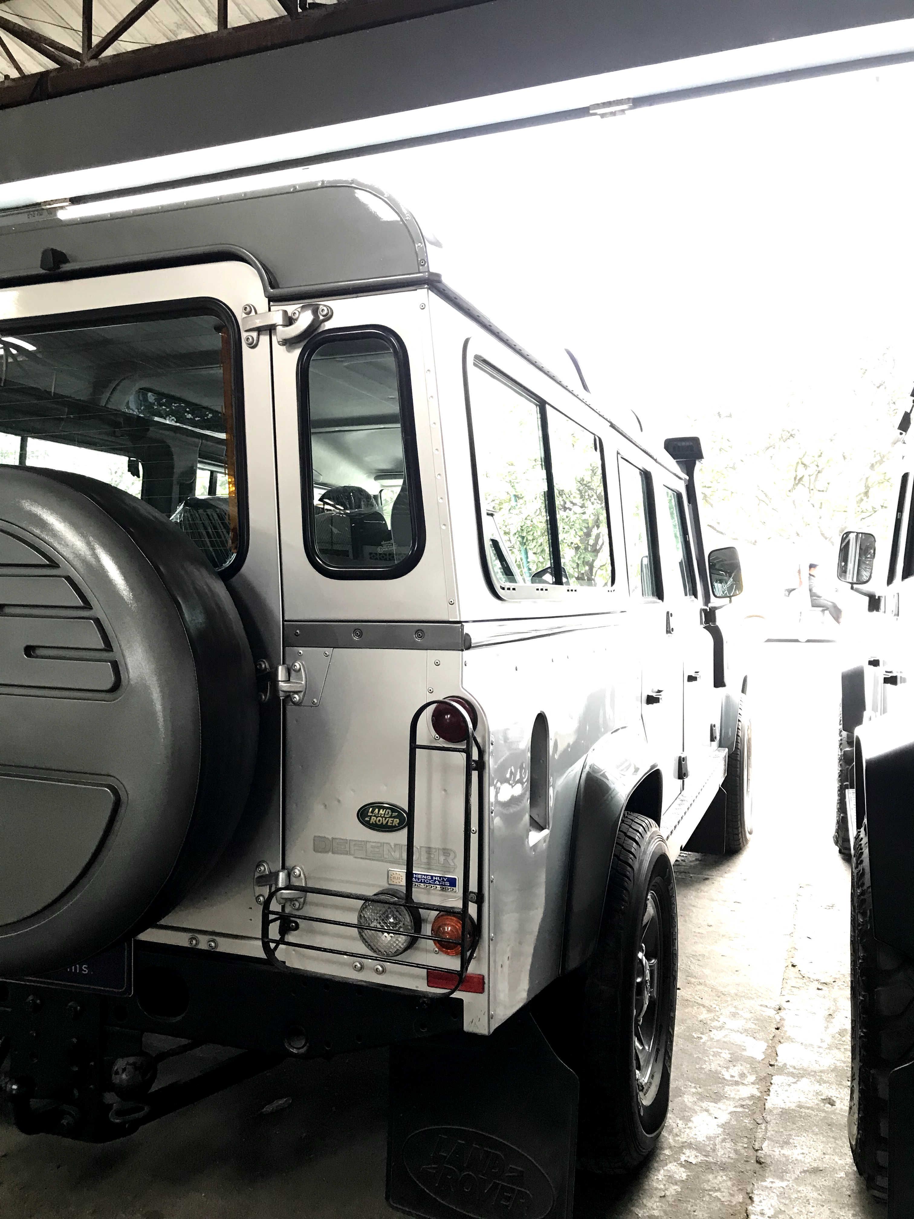 Land Rover Defender 2009