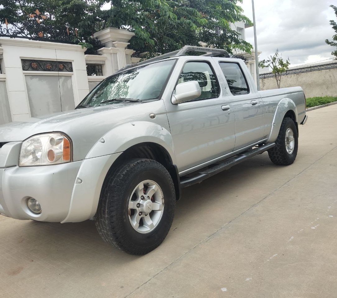 Nissan Frontier 2002