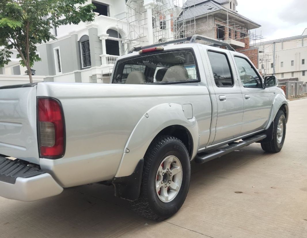 Nissan Frontier 2002