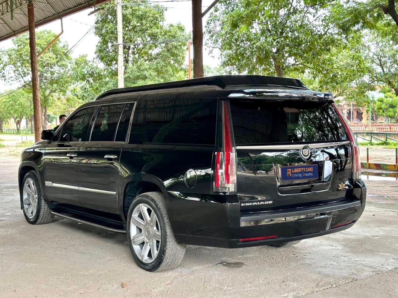 Cadillac ESCALADE 2015