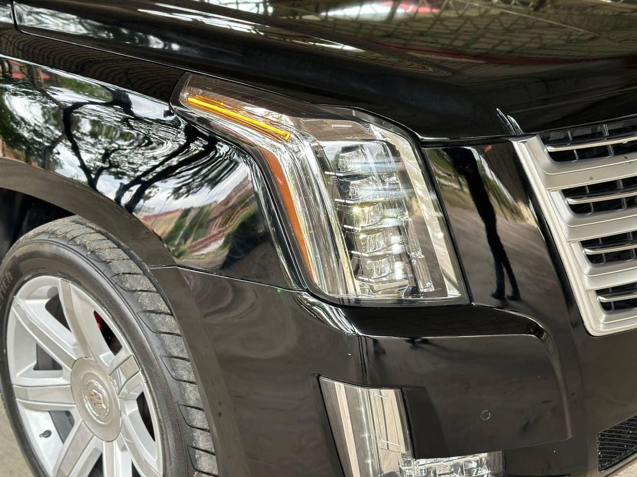 Cadillac ESCALADE 2015