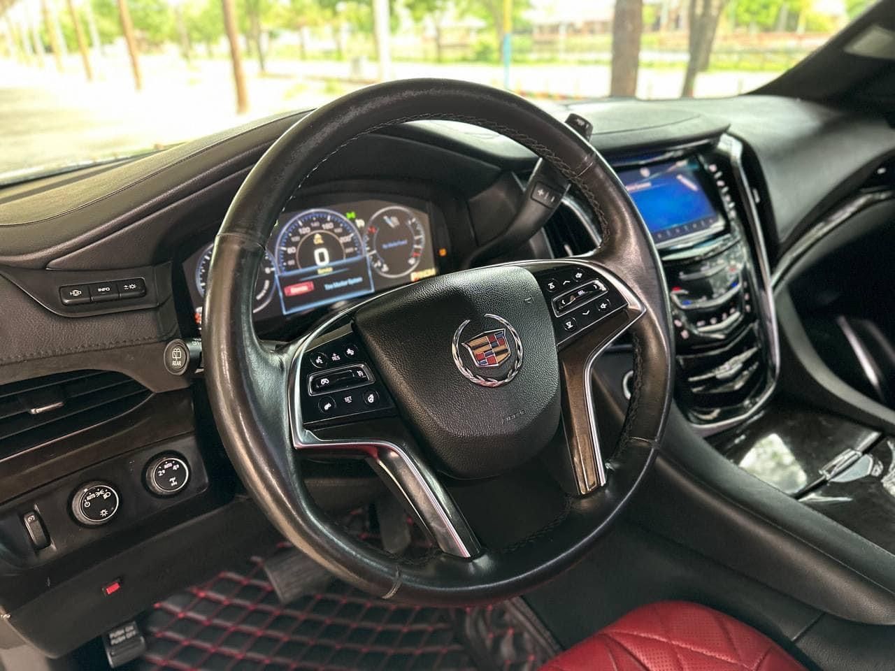 Cadillac ESCALADE 2015