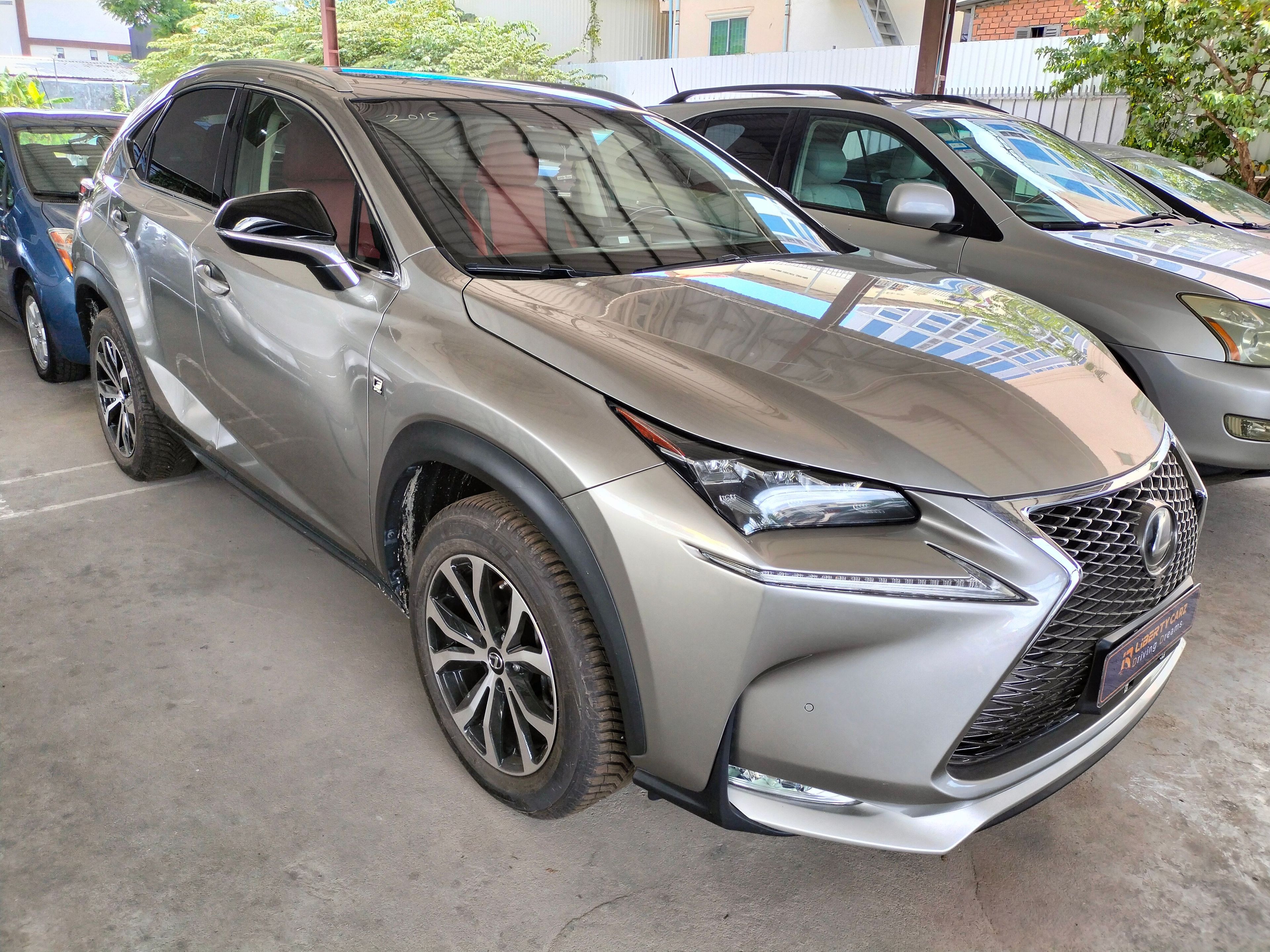 雷克萨斯 NX200t 2015