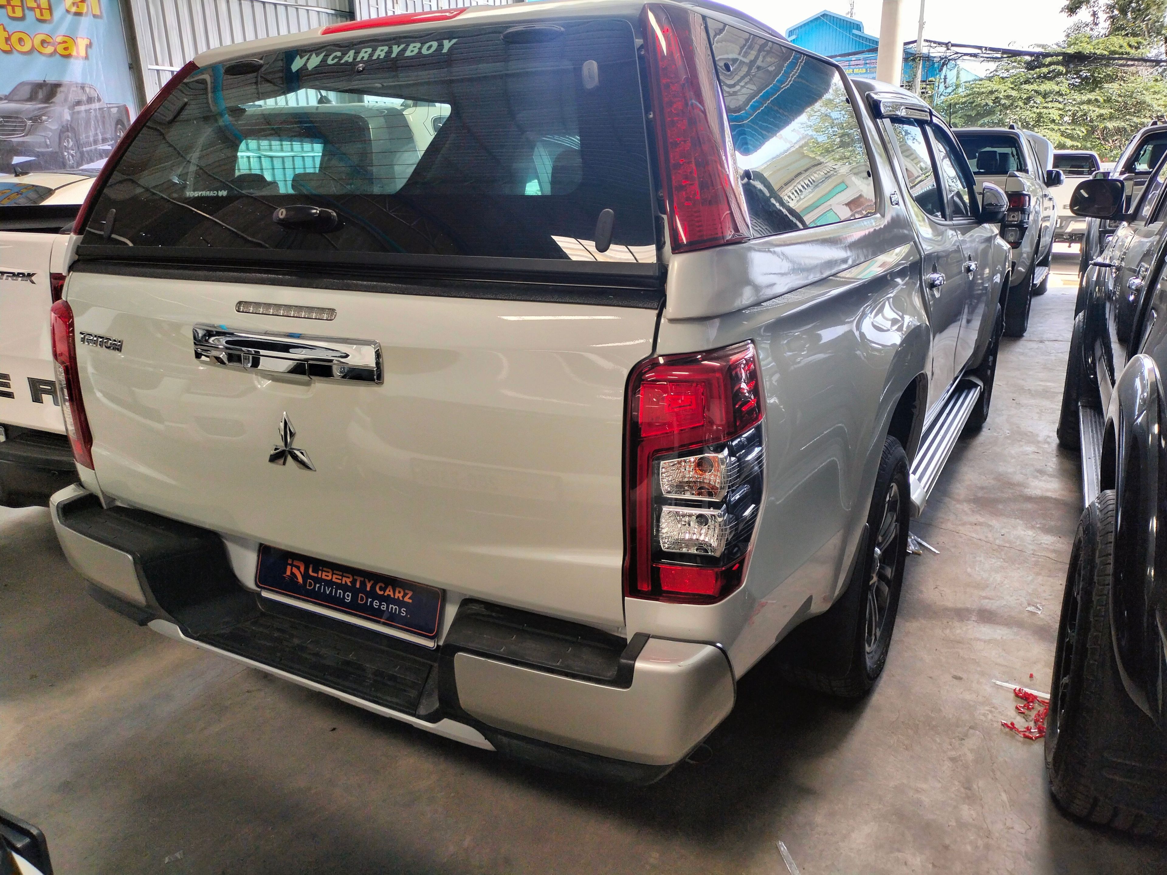 Mitsubishi Triton 2022