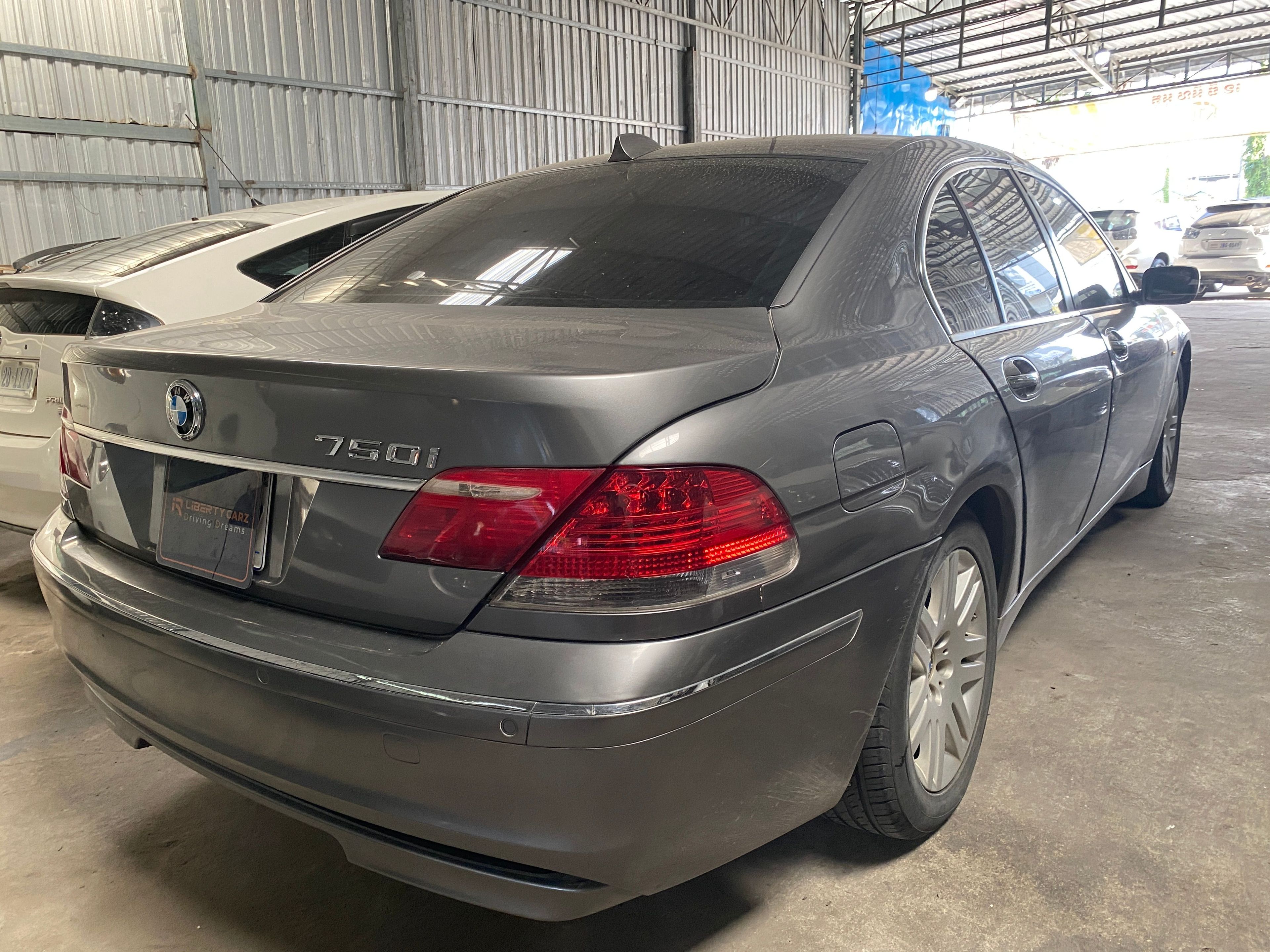 BMW 750Li 2004