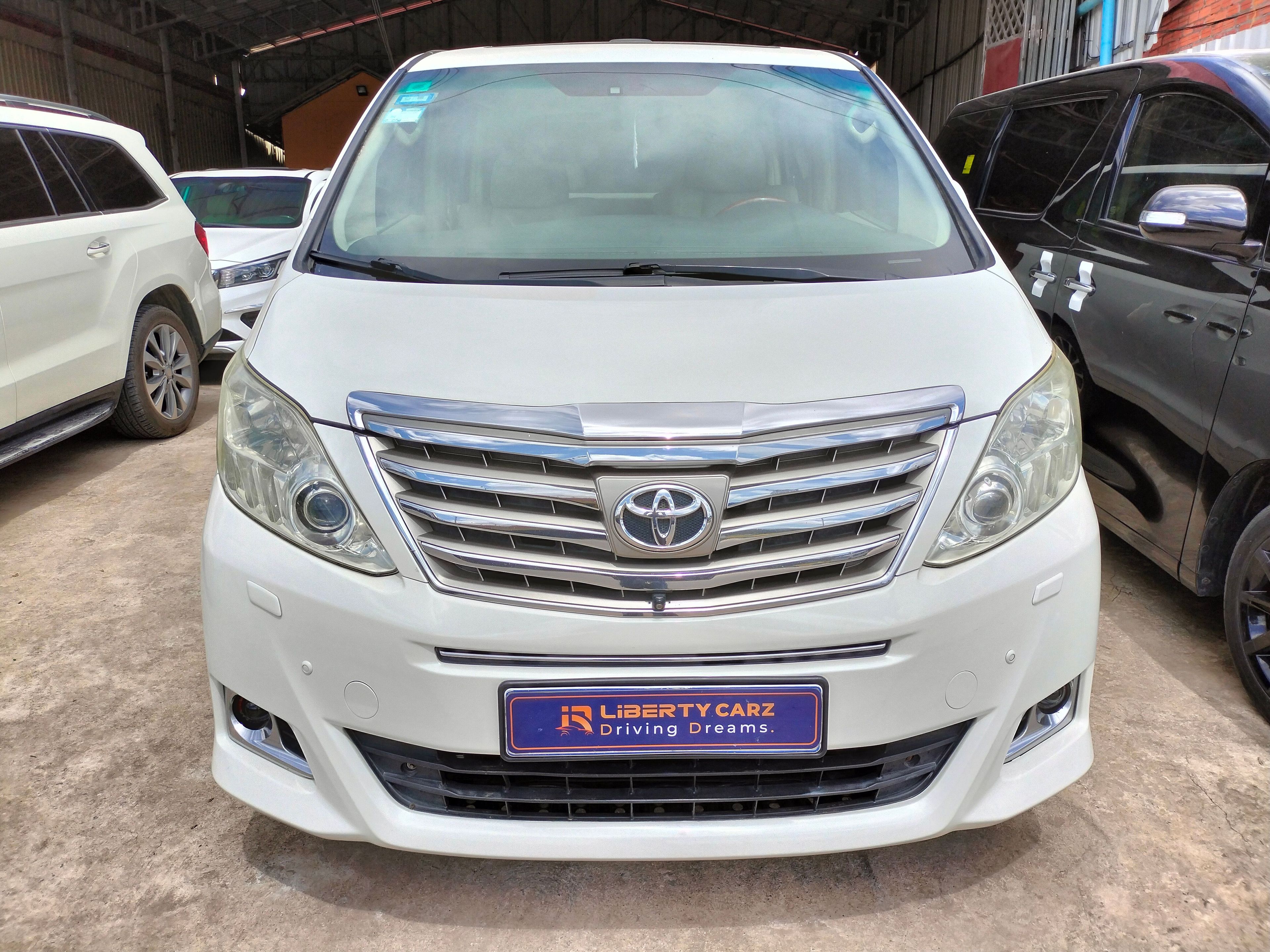 Toyota Alphard 2011