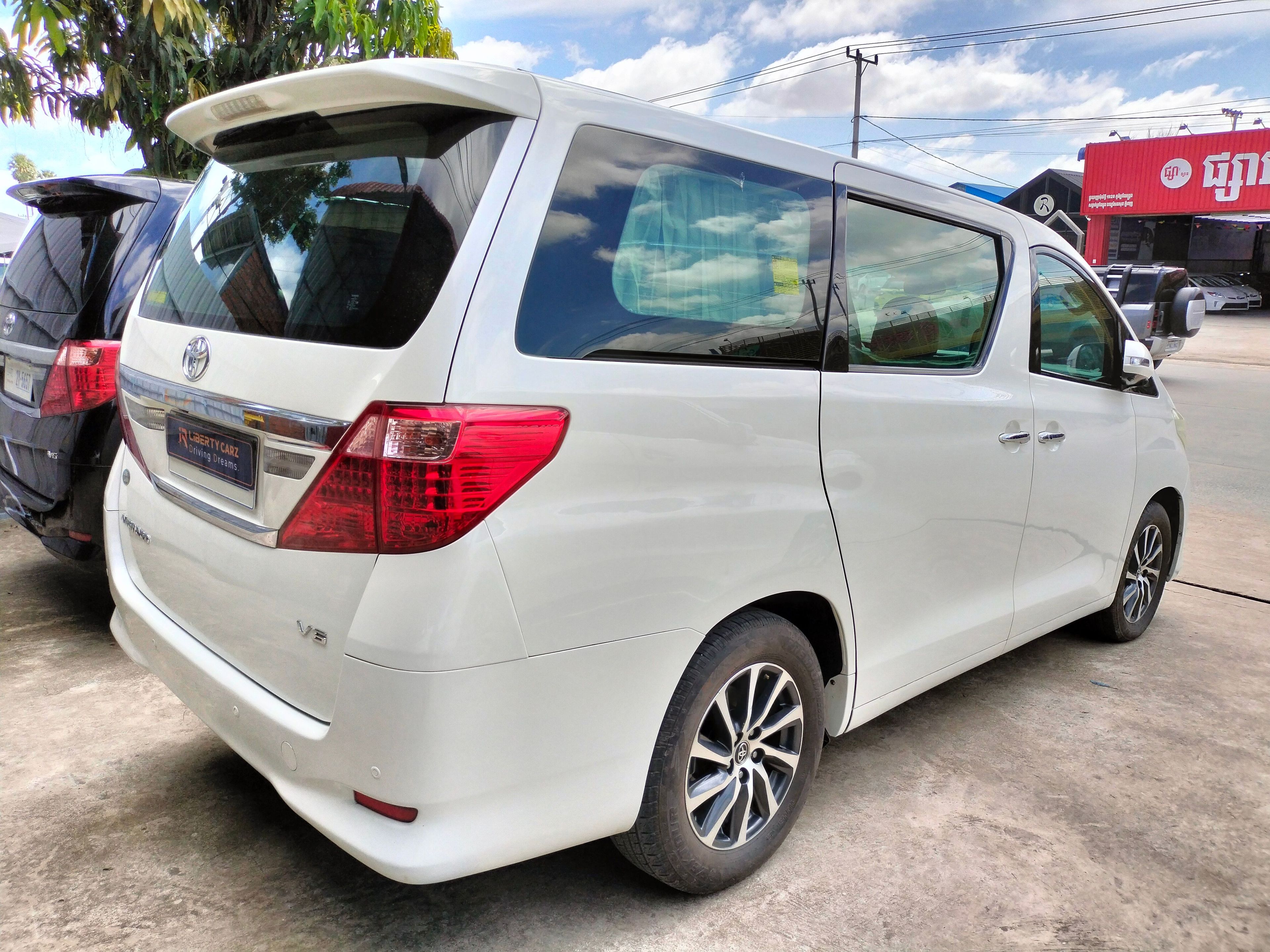 Toyota Alphard 2011