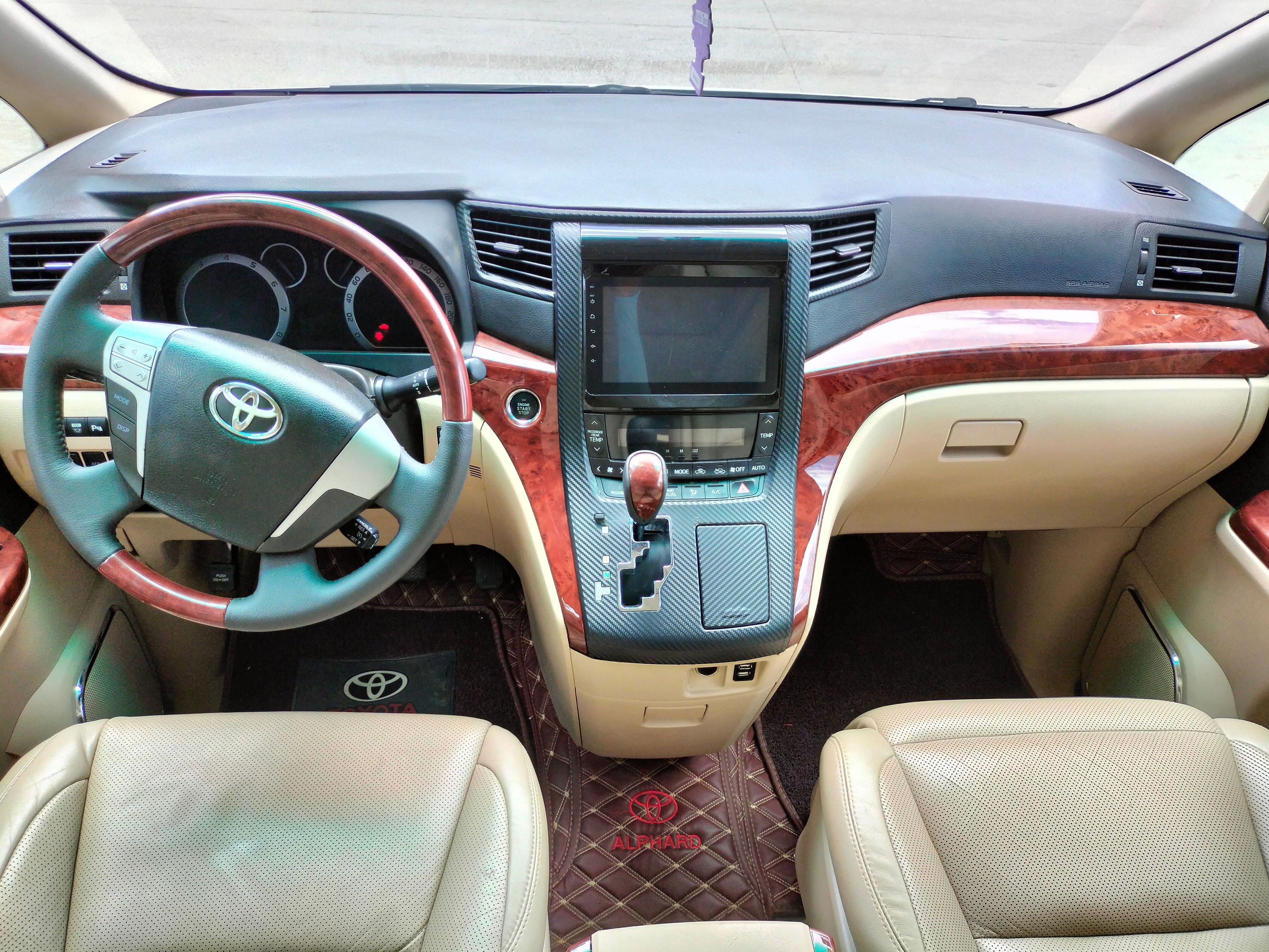 Toyota Alphard 2011