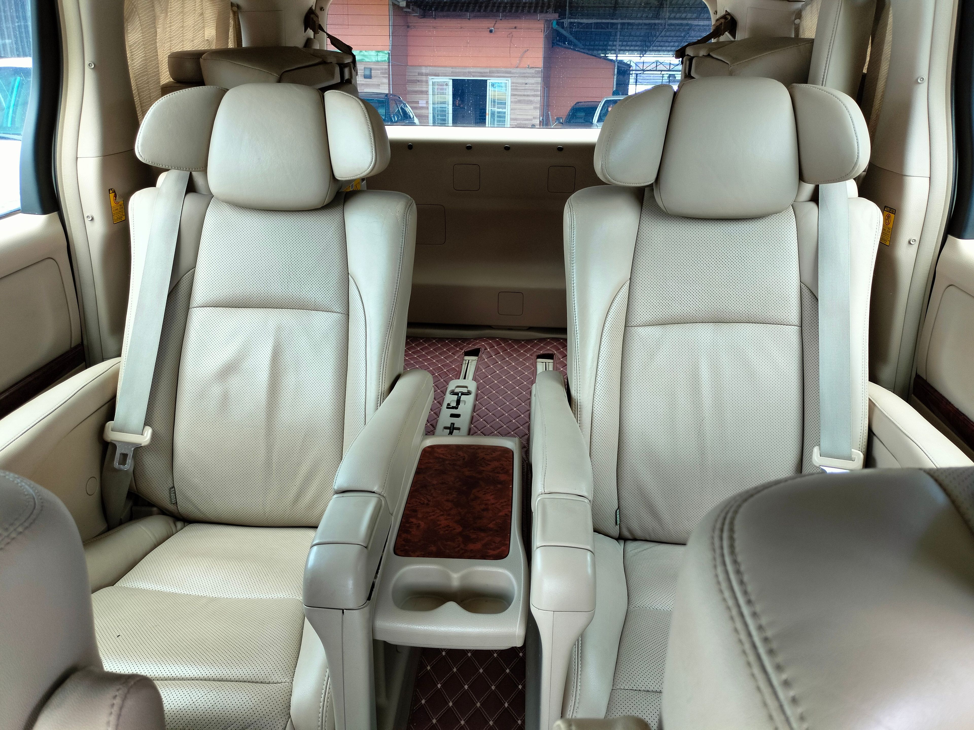 Toyota Alphard 2011