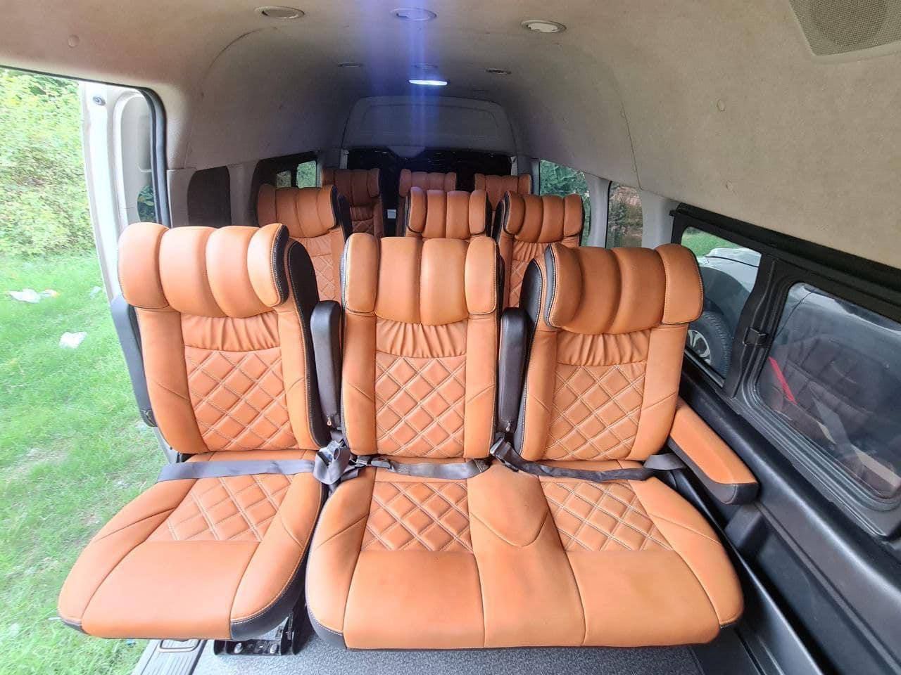 តូយ៉ូតា Hiace SBV 2017