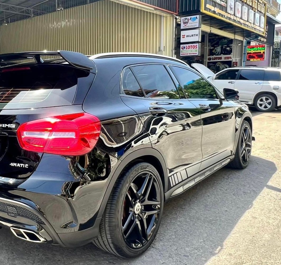 Mercedes-Benz GLA45 2015