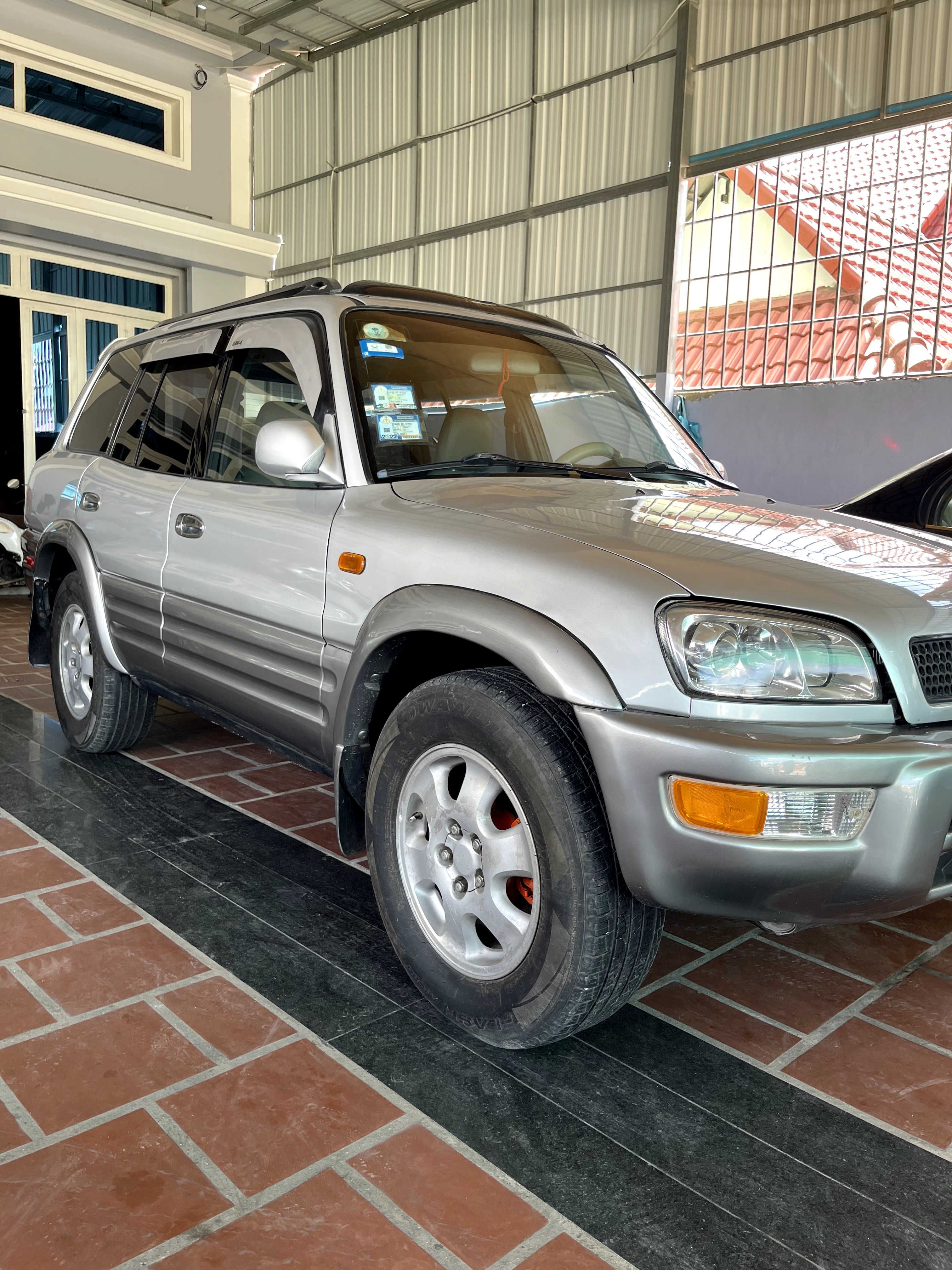 តូយ៉ូតា RAV4 1997