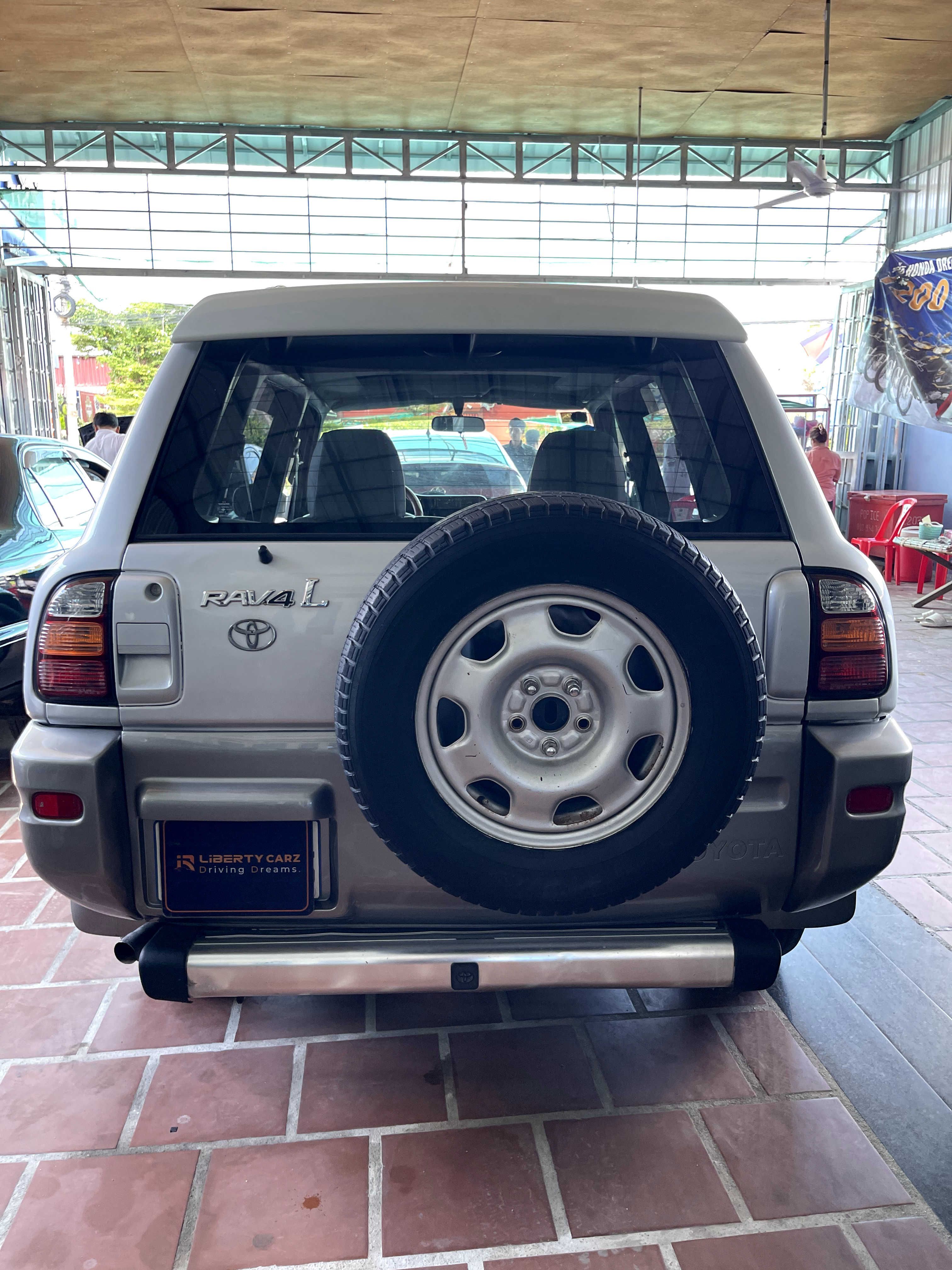 តូយ៉ូតា RAV4 1997