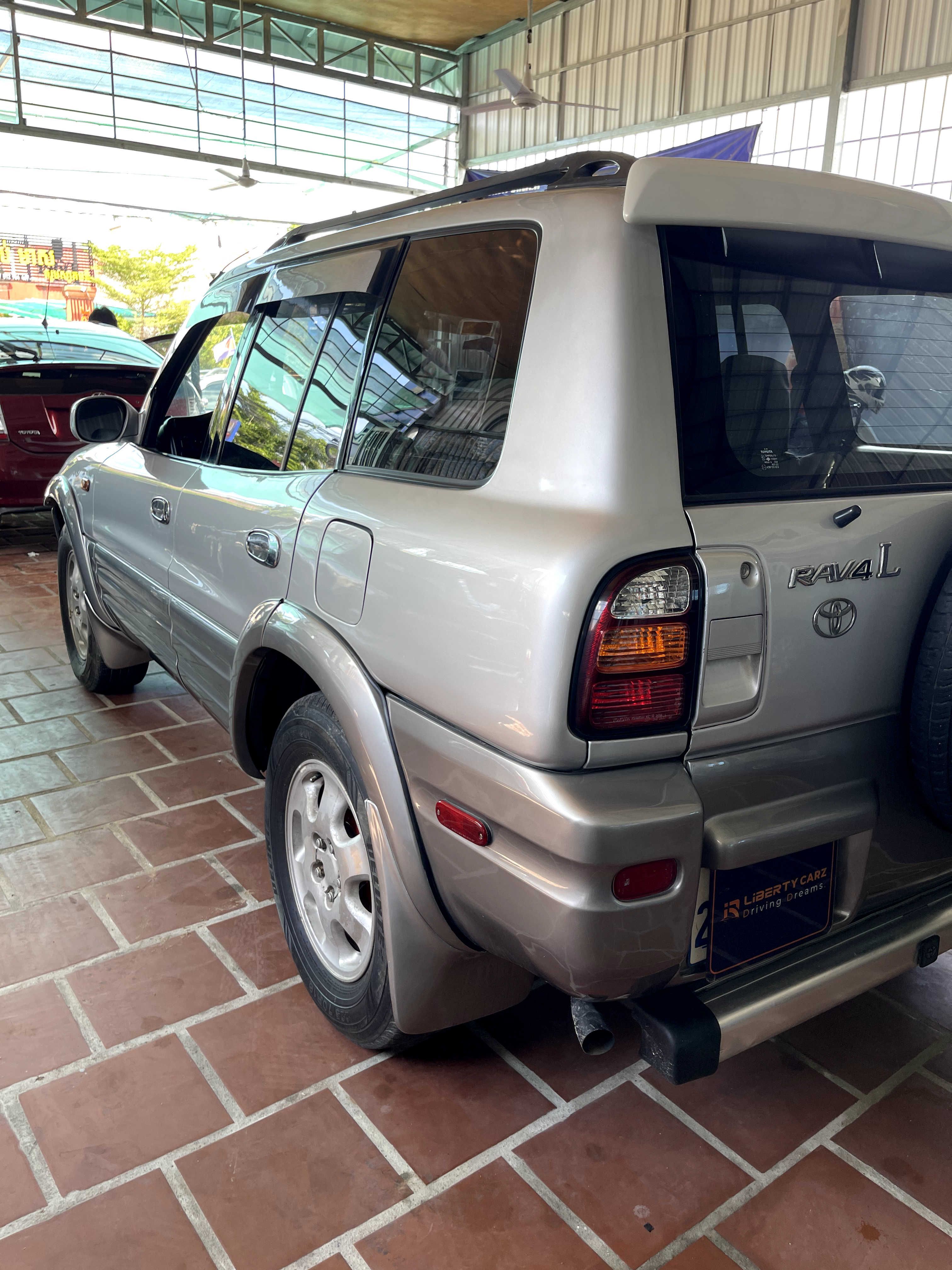 តូយ៉ូតា RAV4 1997