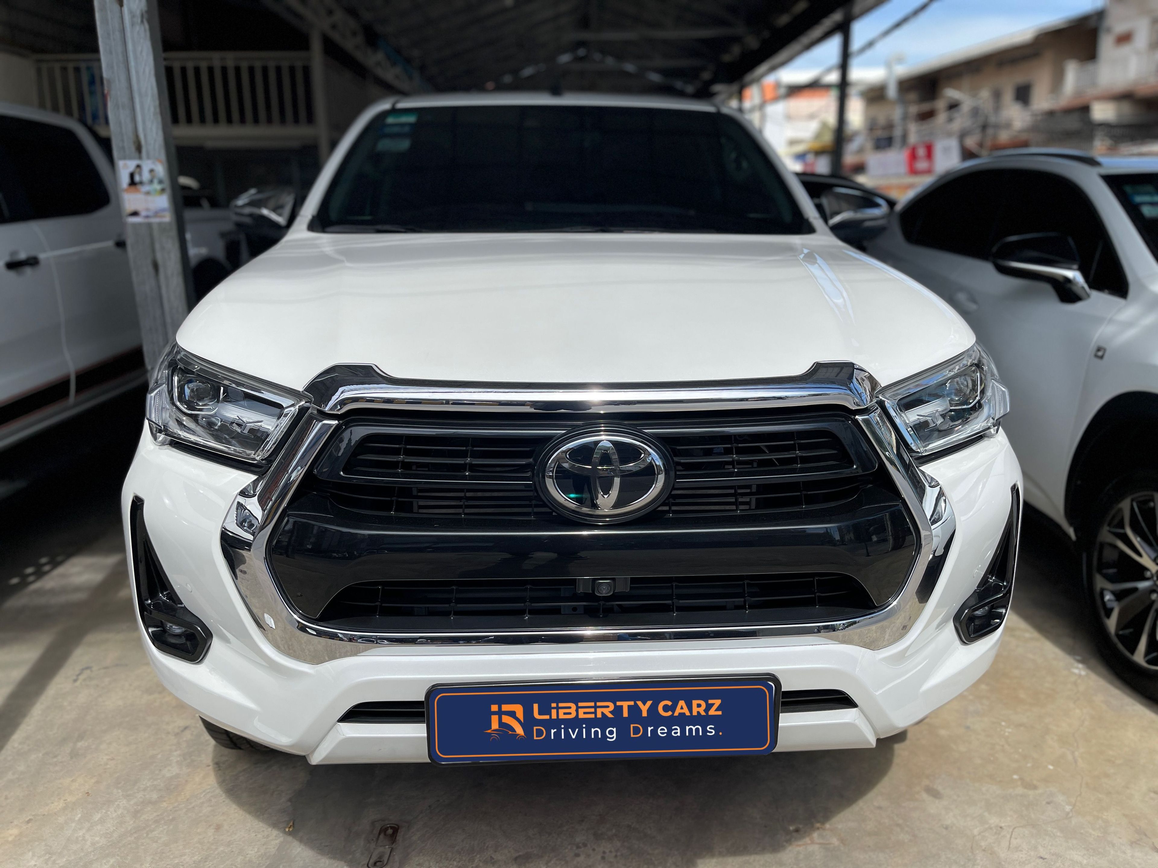 តូយ៉ូតា Hilux Revo 2023